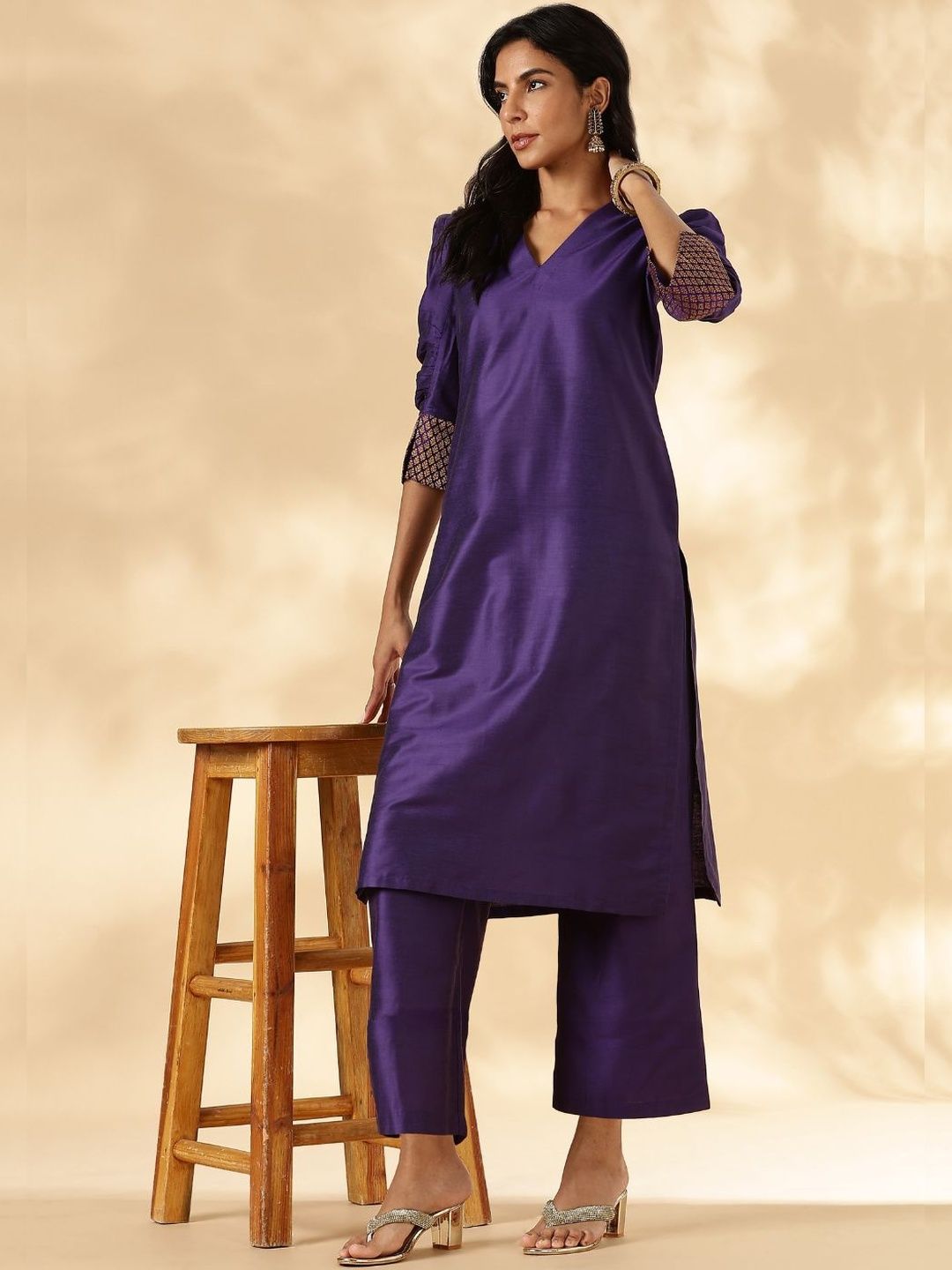 Abhishti V-Neck Ruched Sleeves Straight Kurta With Trousers