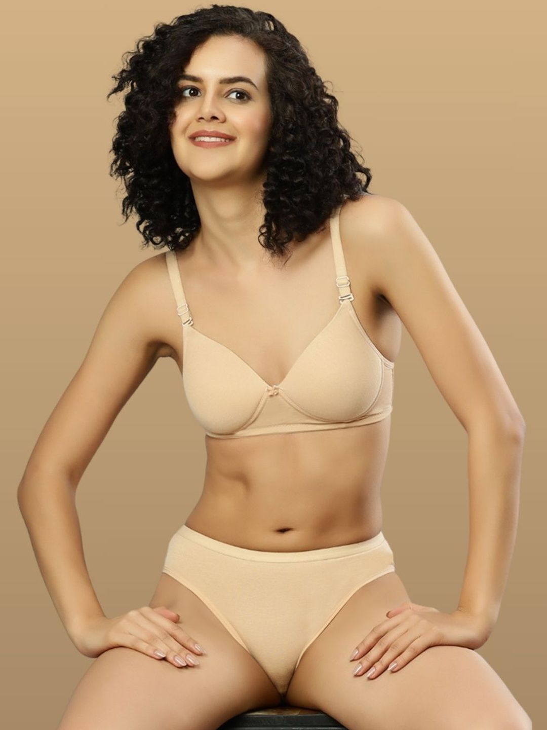 happybra Women Medium Coverage Lightly Padded & Non-Wired Lingerie Set