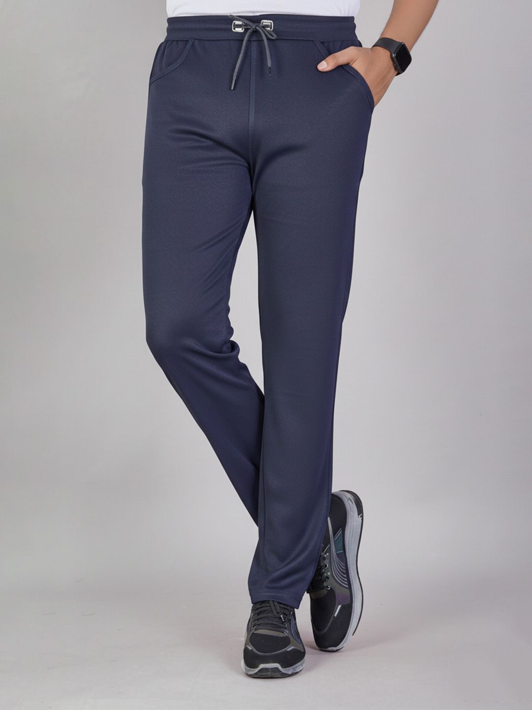 KAIDO Men Solid Mid Rise Track Pants