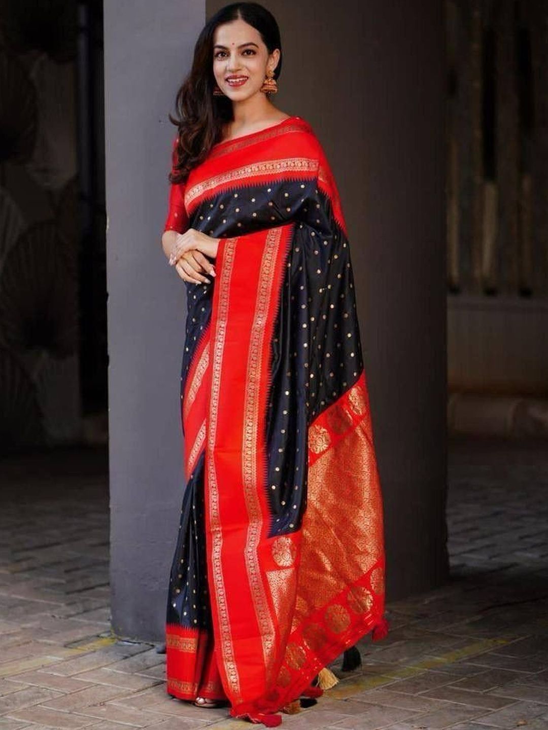 Shriyangan Ethnic Motifs Zari Art Silk Handloom Kanjeevaram Saree