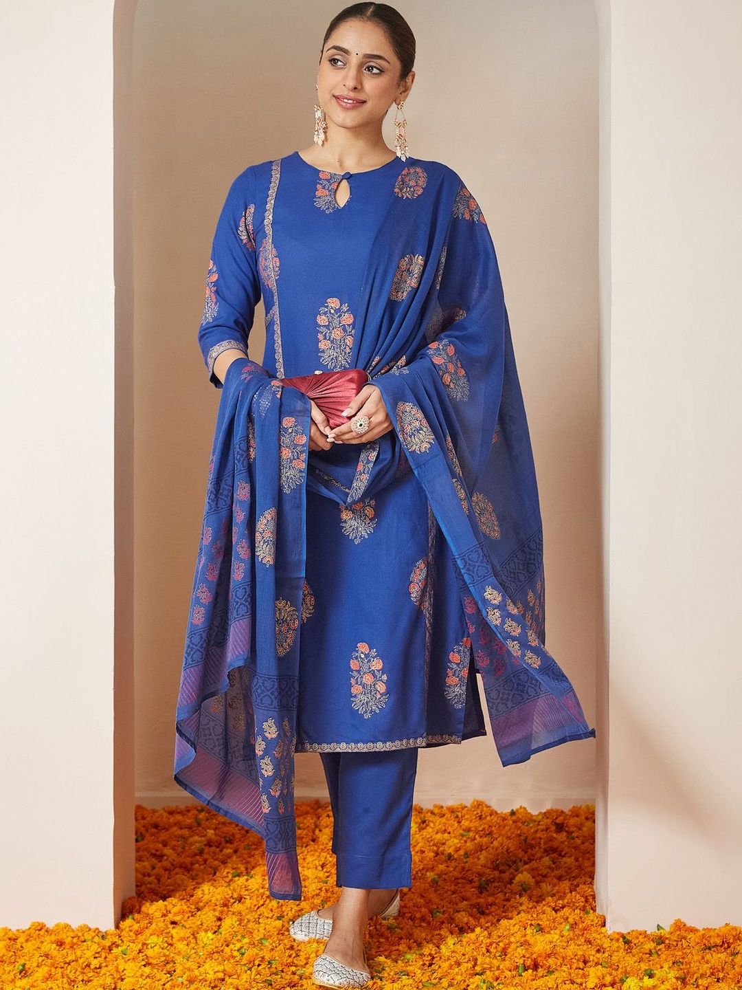 Janasya Women Blue Floral Printed Straight Rayon Kurta Set