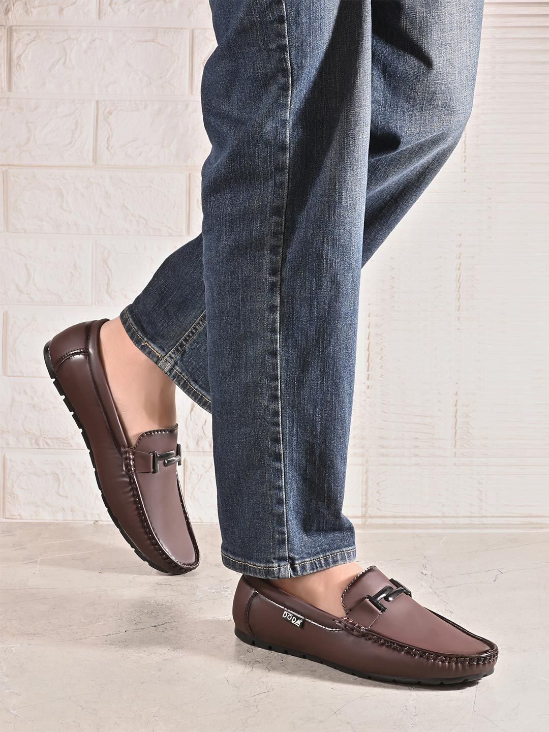 DODA Men Solid Brown Buckle Loafers
