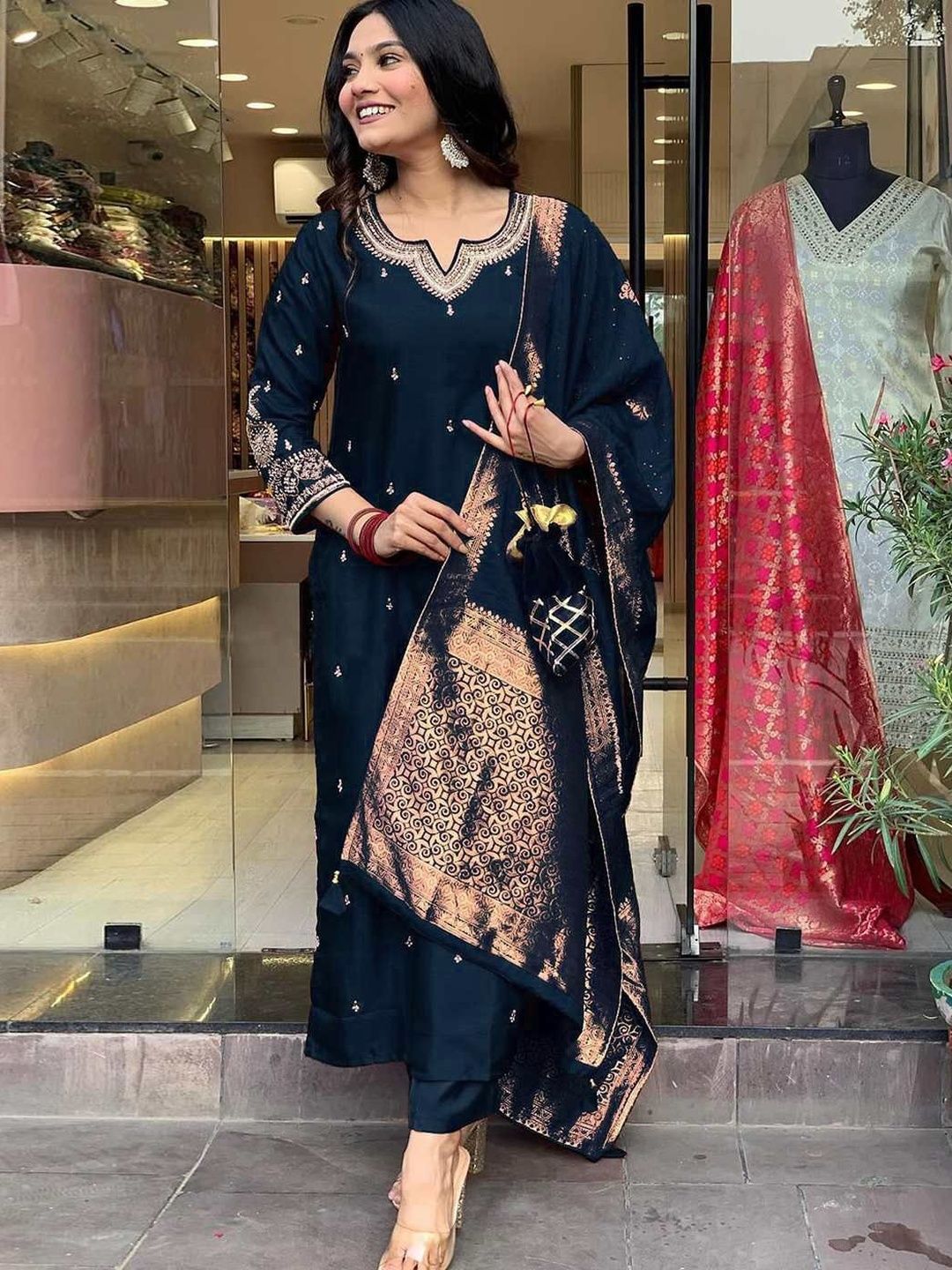 MEHZEEL FAB Women Ethnic Motifs Embroidered Kurta with Trousers & Dupatta