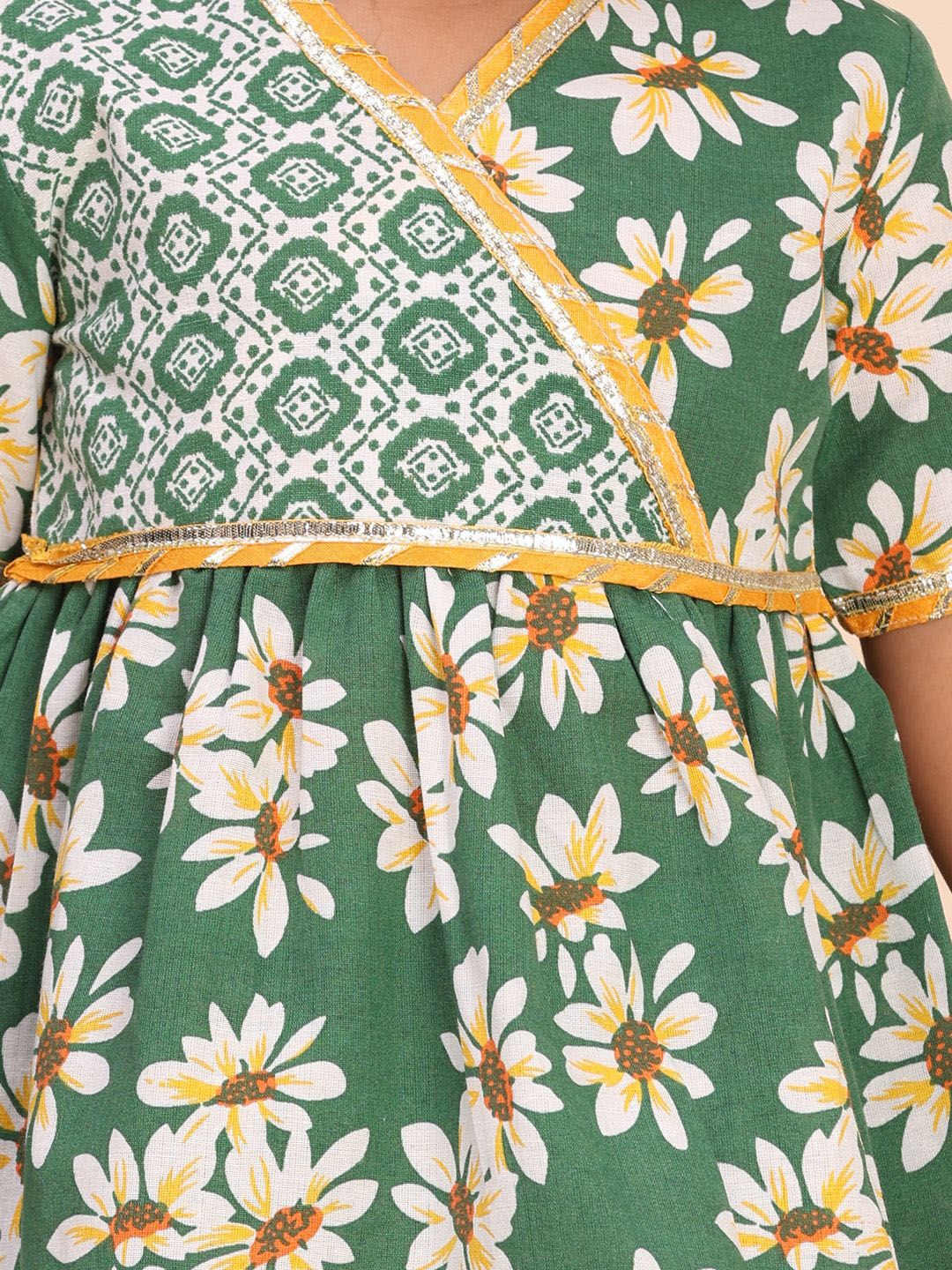 Girls Floral Printed V-Neck Gotta Patti Kurta With Salwar & Dupatta 2