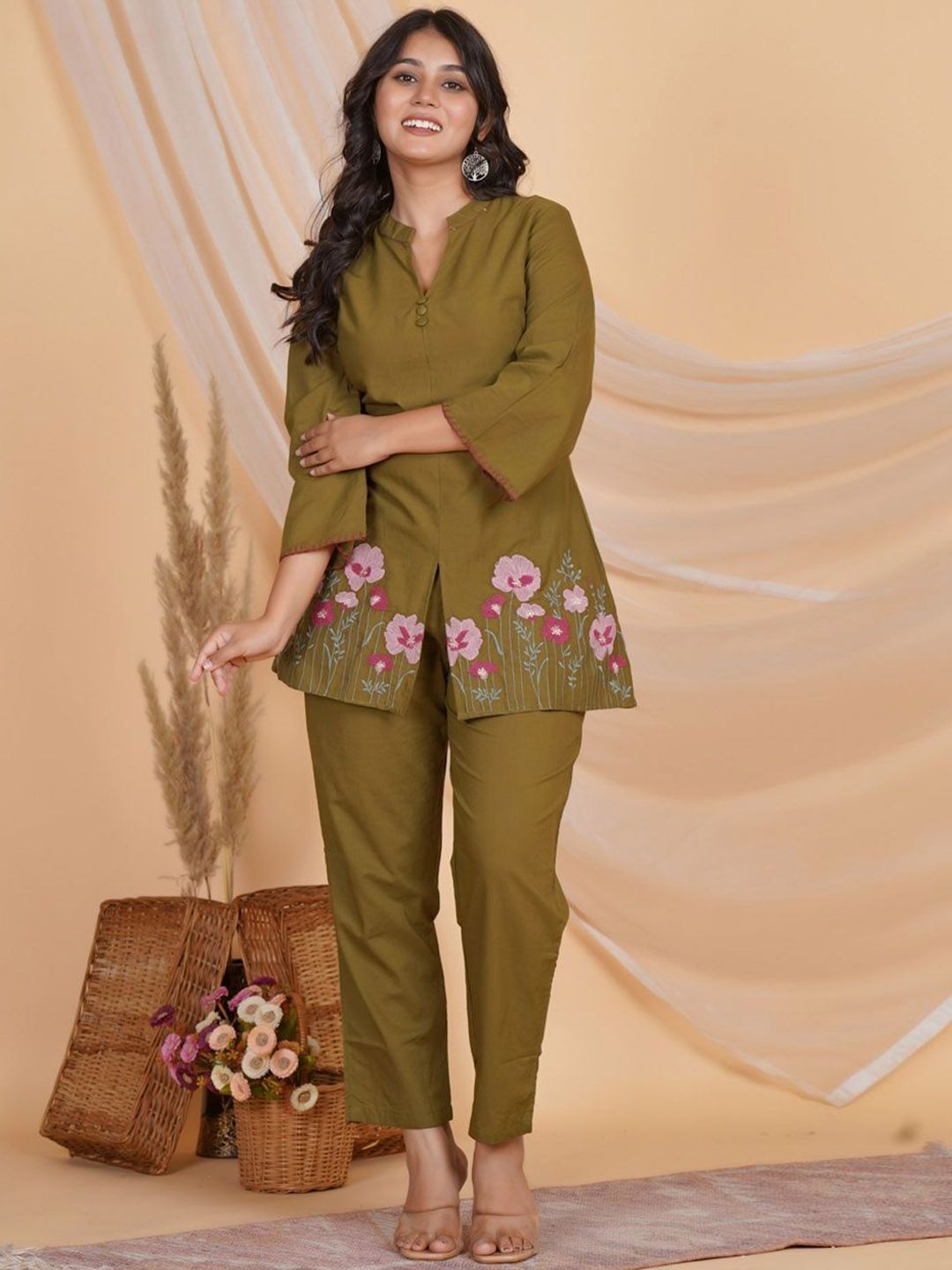 PAARDINI Floral Embroidered Pure Cotton Mandarin Collar Neck Tunic With Trousers