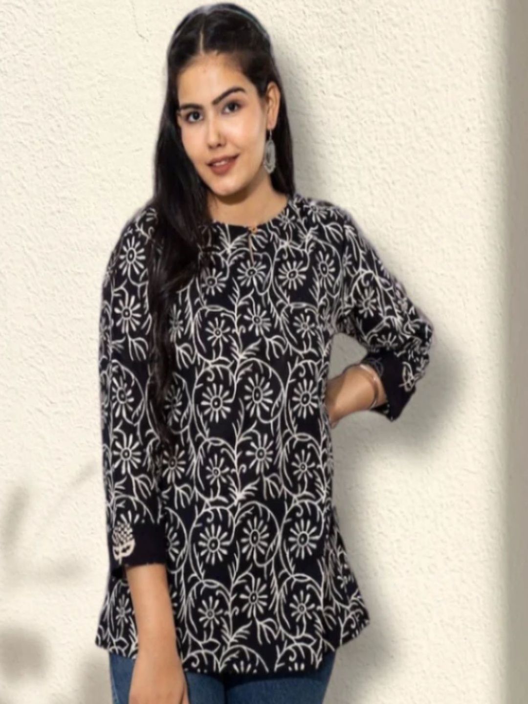 JEMCY Women Floral Print Regular Top