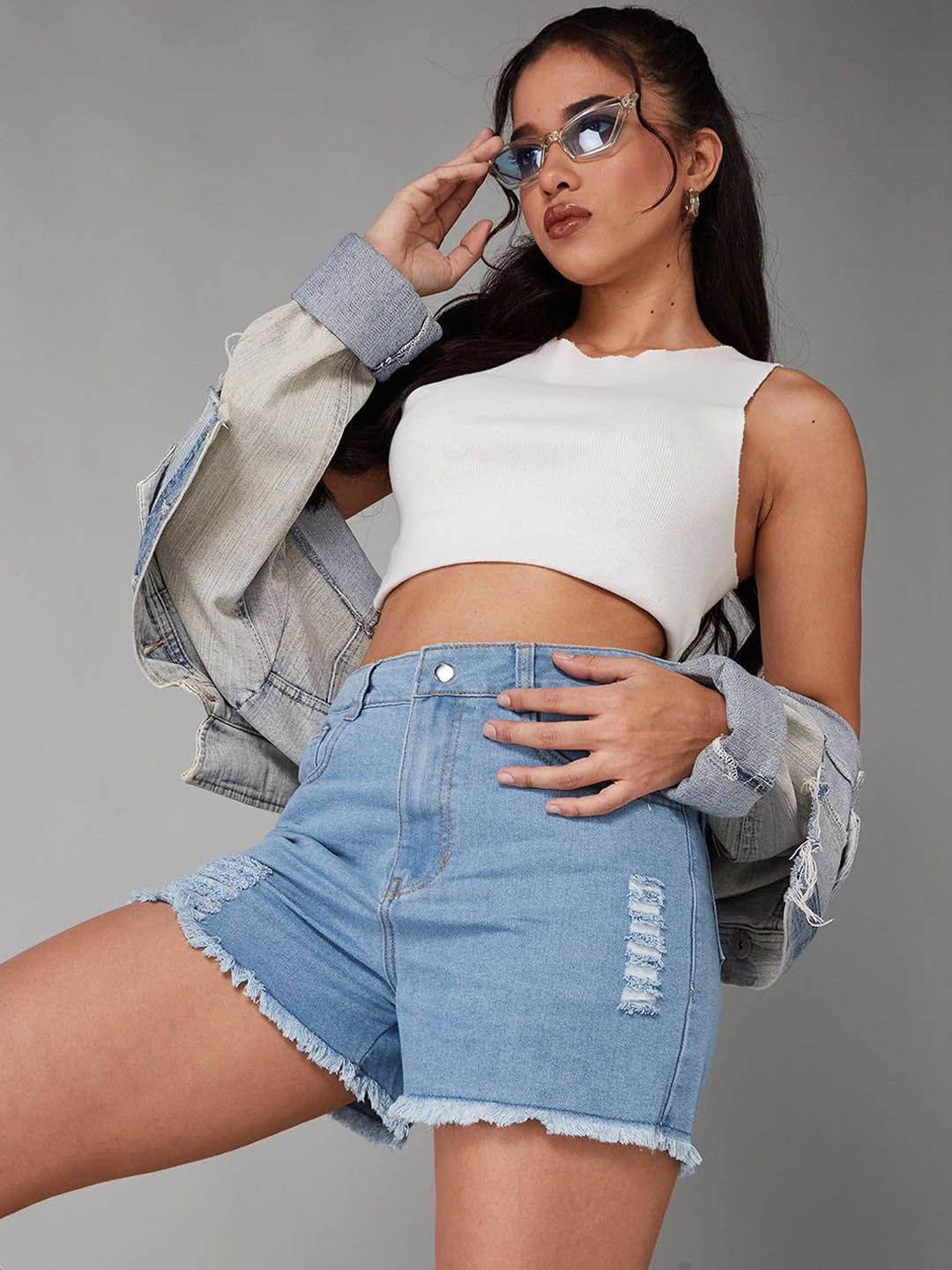 DOLCE CRUDO Women Relaxed Mid Rise High Distress Regular Non Stretchable Denim Shorts