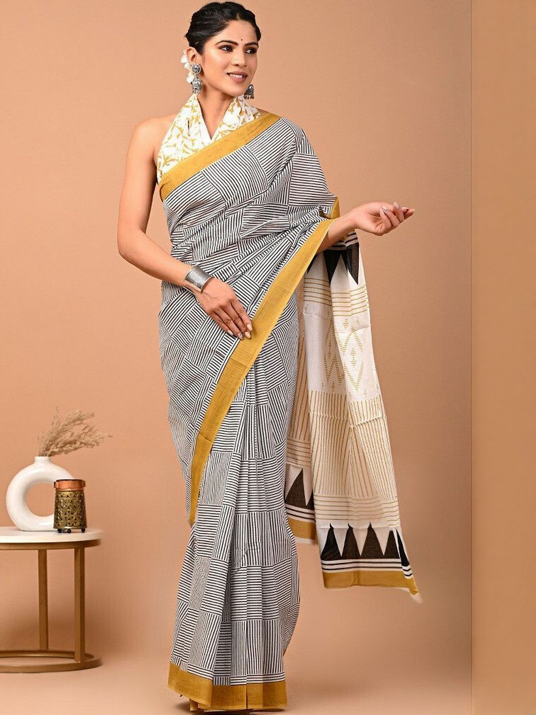 Moda Rapido Women Pure Cotton Handloom Ikat Saree