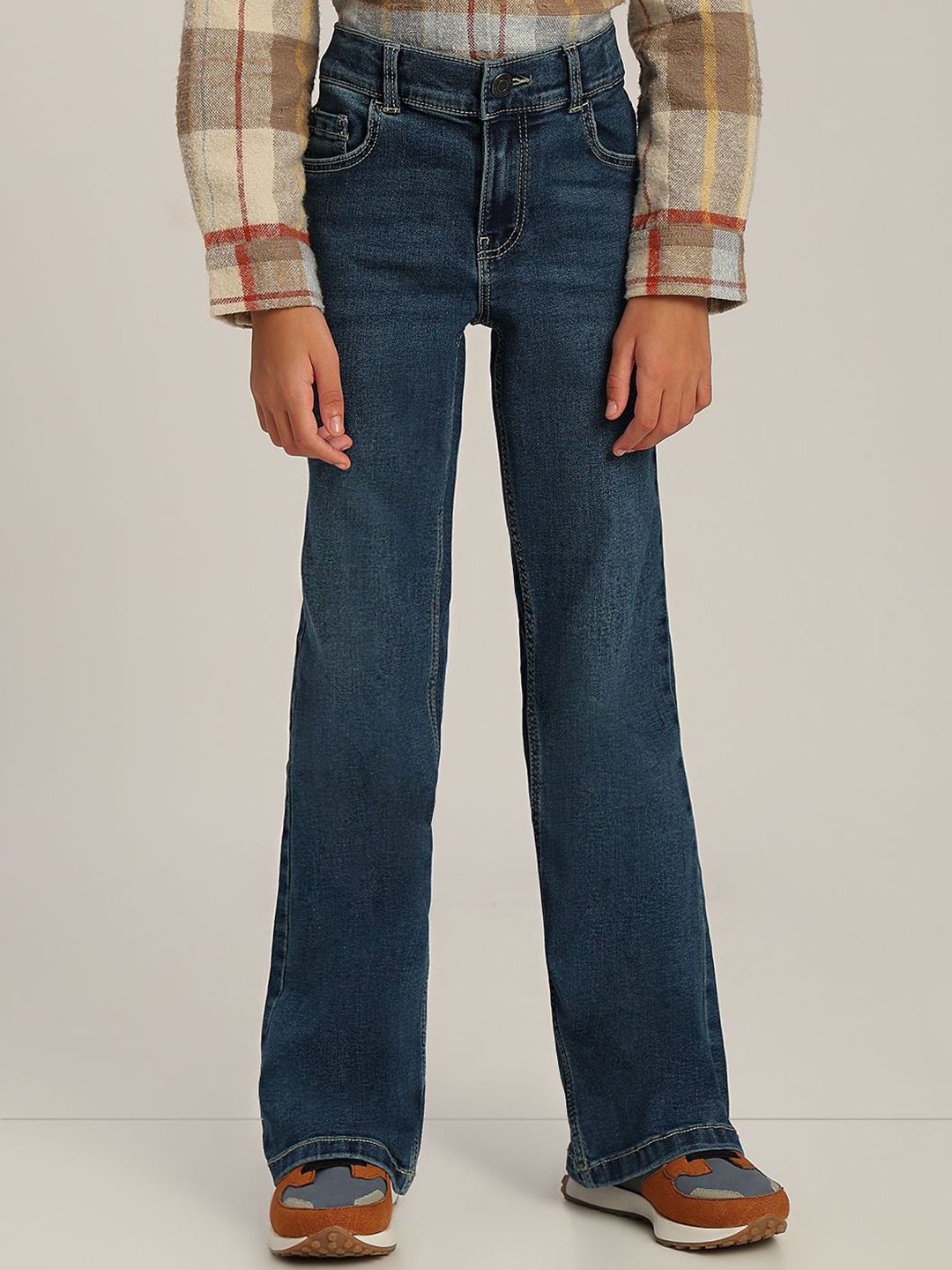 Vero Moda Girls Solid Bootcut High-Rise Light Fade No Fade Stretchable Regular Jeans