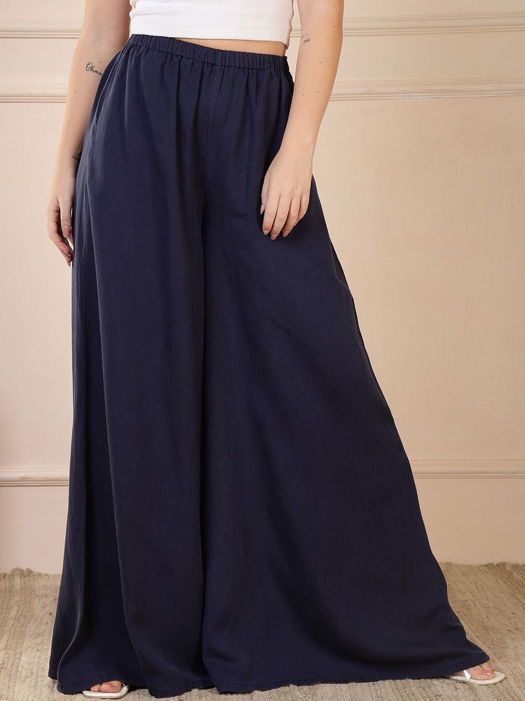 Rue Collection Women Solid Relaxed Flared High Rise Parallel Trousers