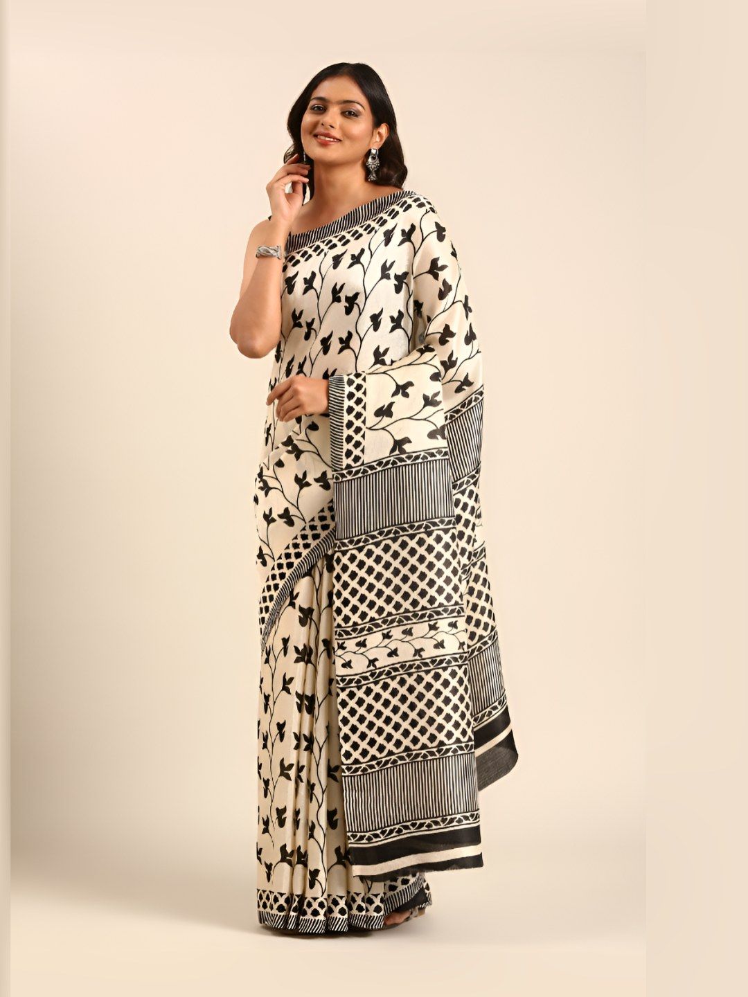 Floral Printed Tussar Saree 3