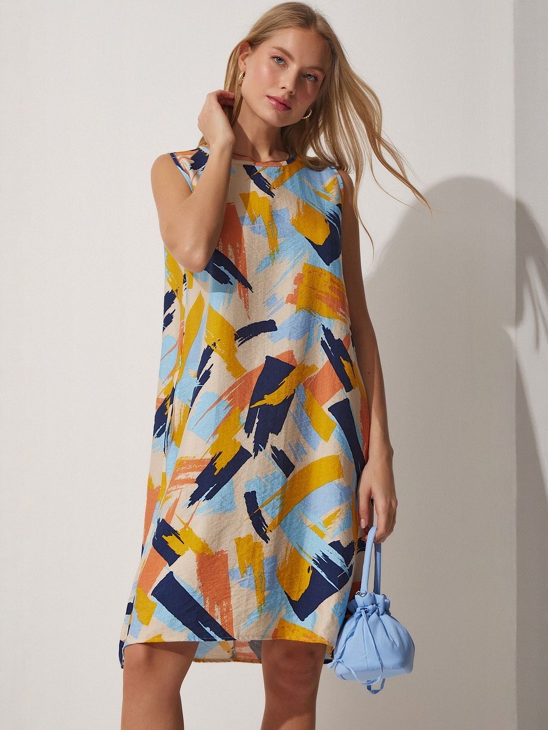 Happiness istanbul Women Abstract Printed Sleeveless Shift Dress
