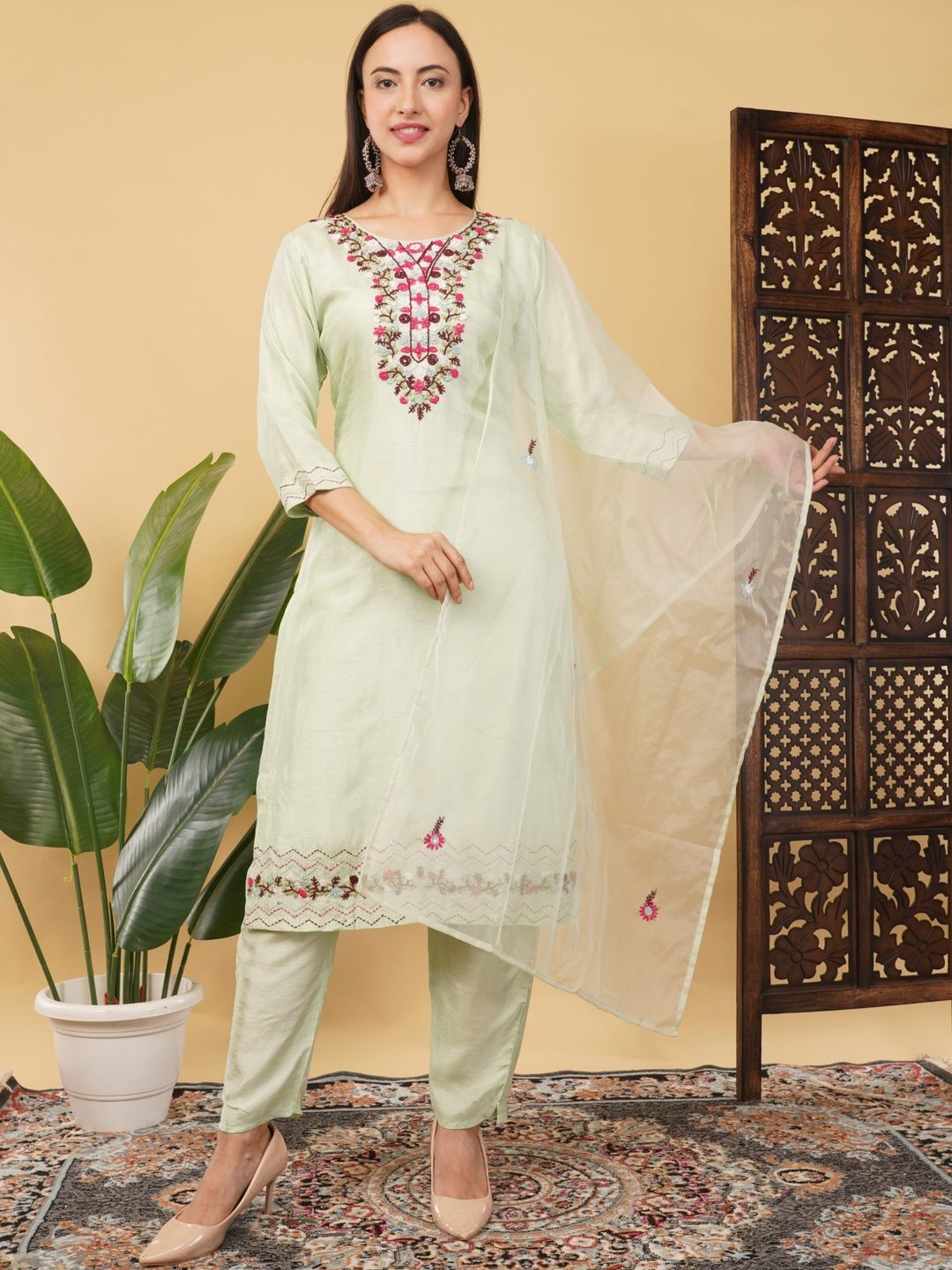 Prisachi Floral Embroidered Thread Work Kurta With Trousers & Dupatta
