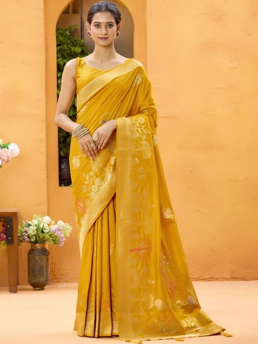 HERE&NOW Ethnic Motifs Zari Handloom Saree