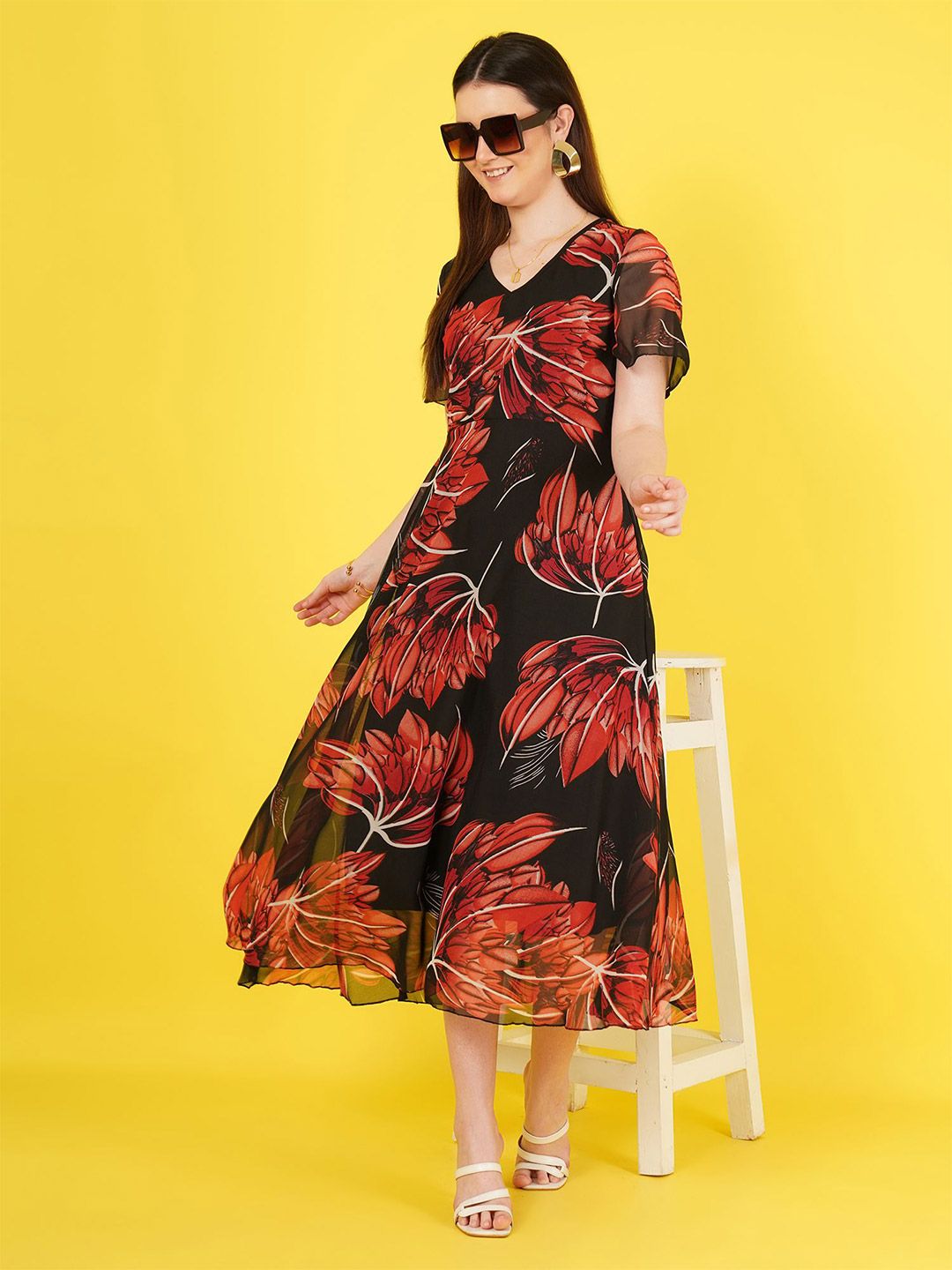 Curvydrobe Women Floral Printed V-Neck Fit and Flare Midi Dress