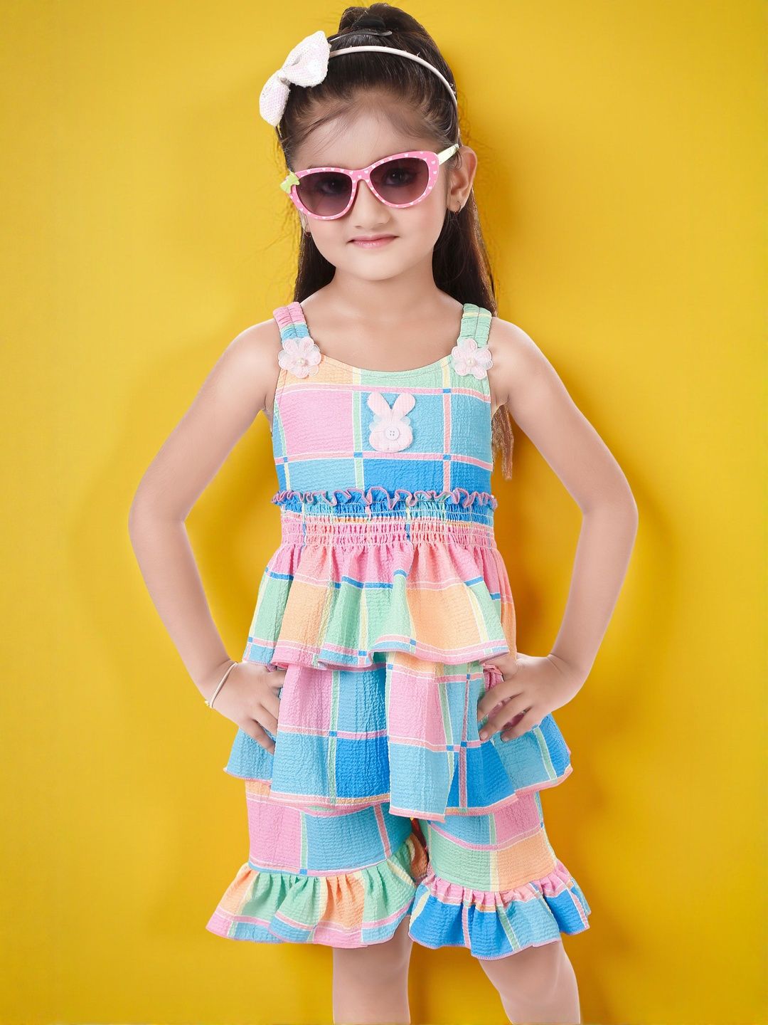 KAARIGARI Girls Colourblocked Top with Shorts