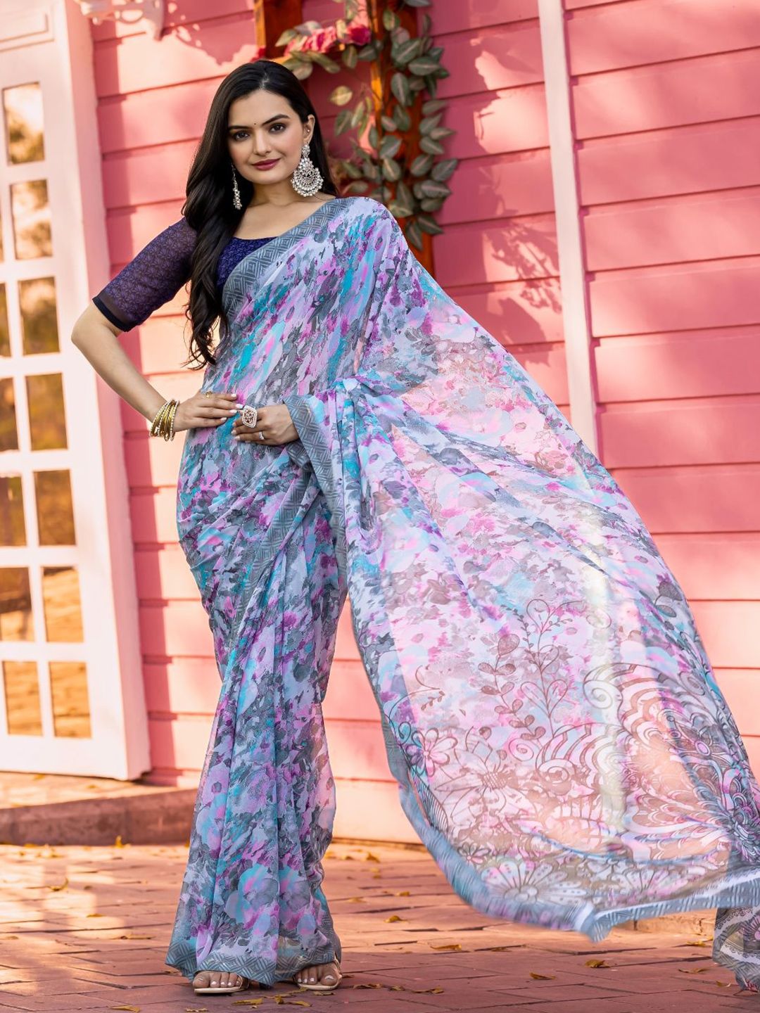 Leelavati Floral Printed Saree With Blouse Piece