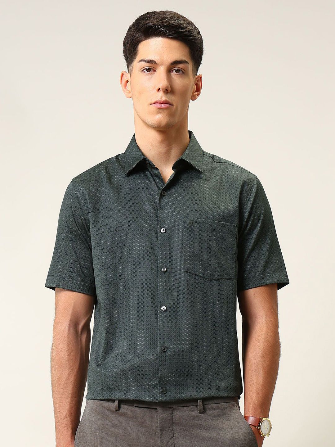 Arrow Men Liberty Classic Fit Textured Spread Collar Pure Cotton Formal Ceremony Shirt