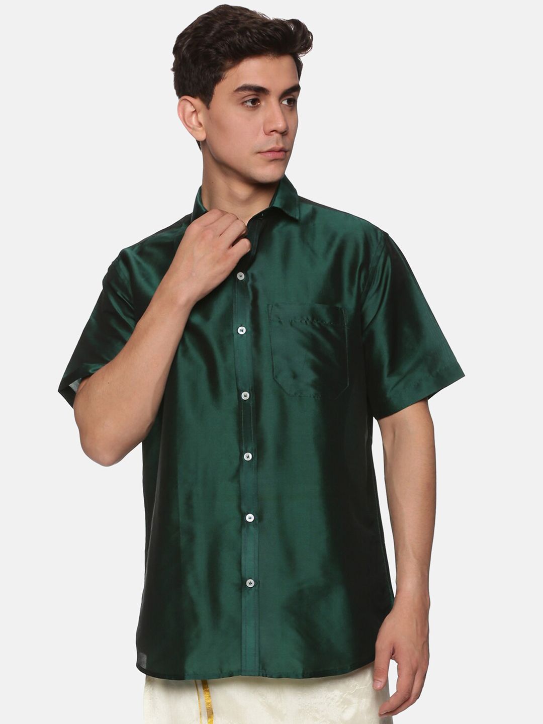Sethukrishna Men Green Solid Regular Fit Shirt