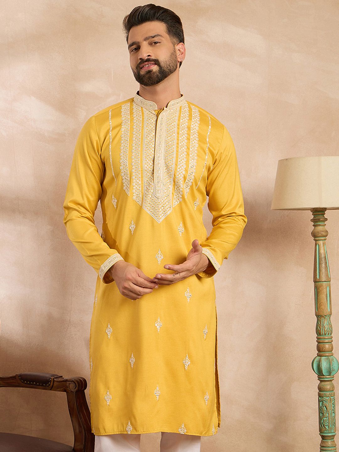 House of Pataudi Embroidered  Mandarin Collar Kurta & Trousers Kurta Sets