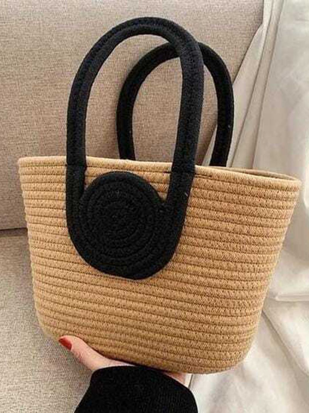 DYARCHY Textured Handheld Bag