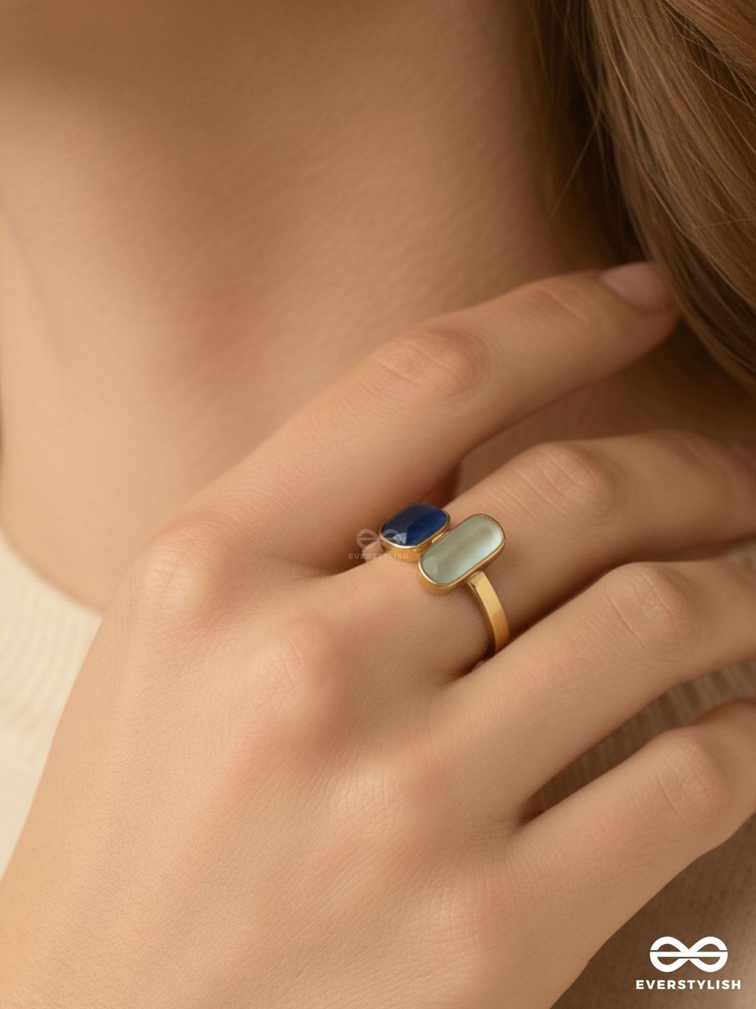 EVERSTYLISH Women Gold-Plated Enamelled Stone-Studded Finger Ring