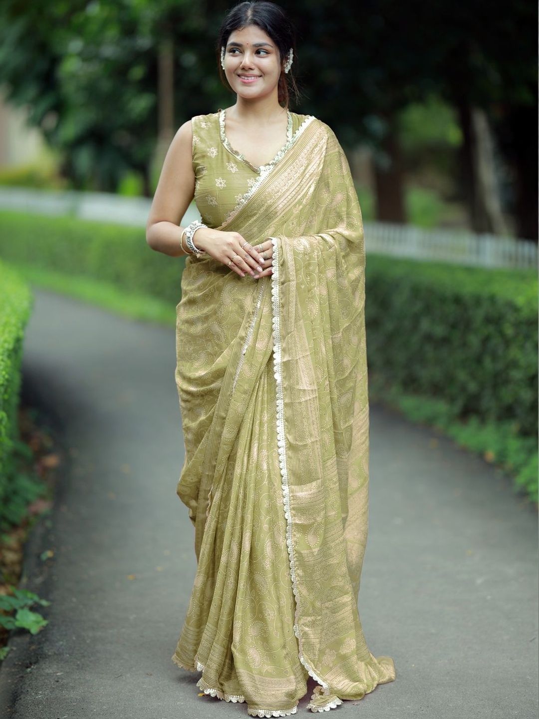 MIRCHI FASHION Paisley Poly Chiffon Saree