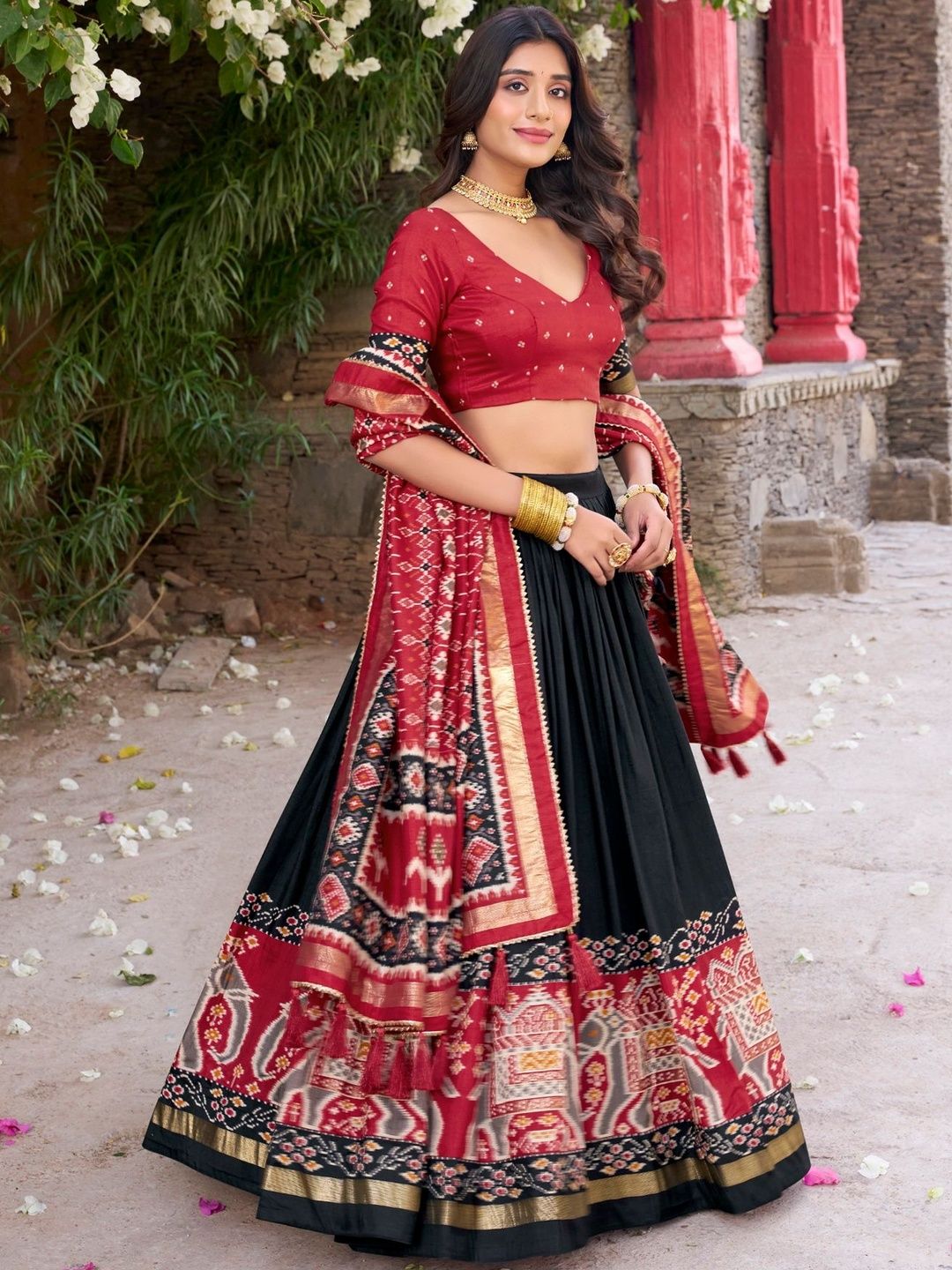 Printed V-Neck Flared Lehenga Choli 3
