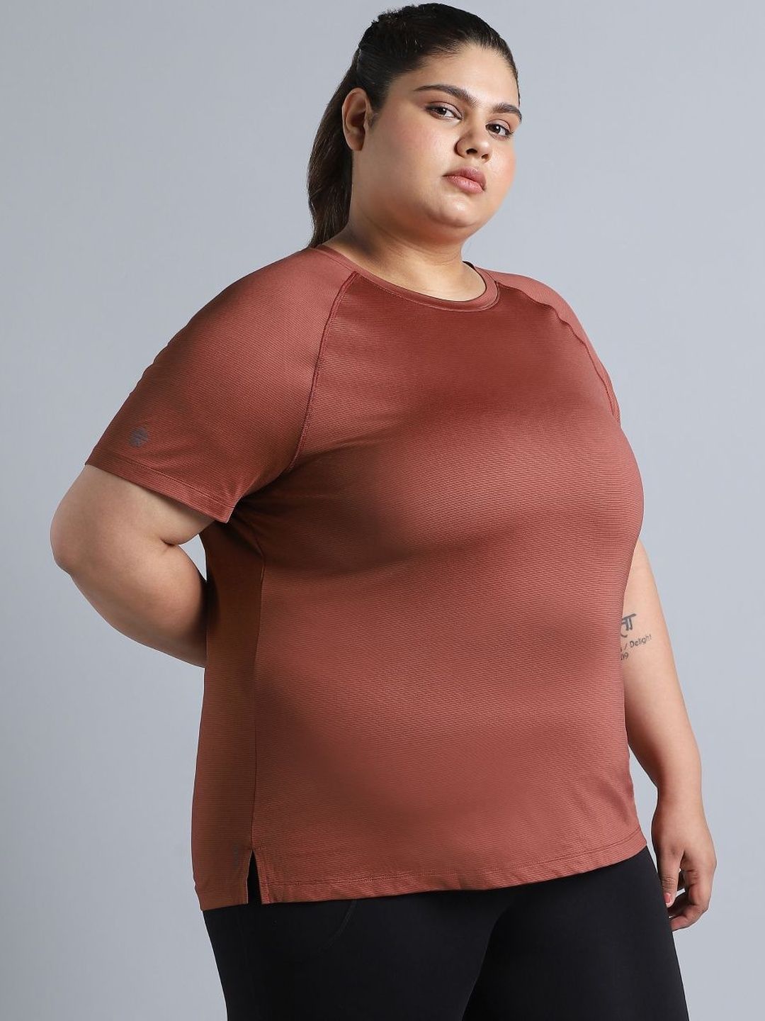 CULT Women's Brown Back Cut Out Plus Size T-shirt