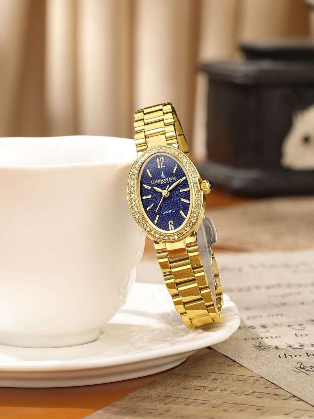 LONDON FOG Women Dial & Bracelet Style Straps Analogue Watch LFW20003-44