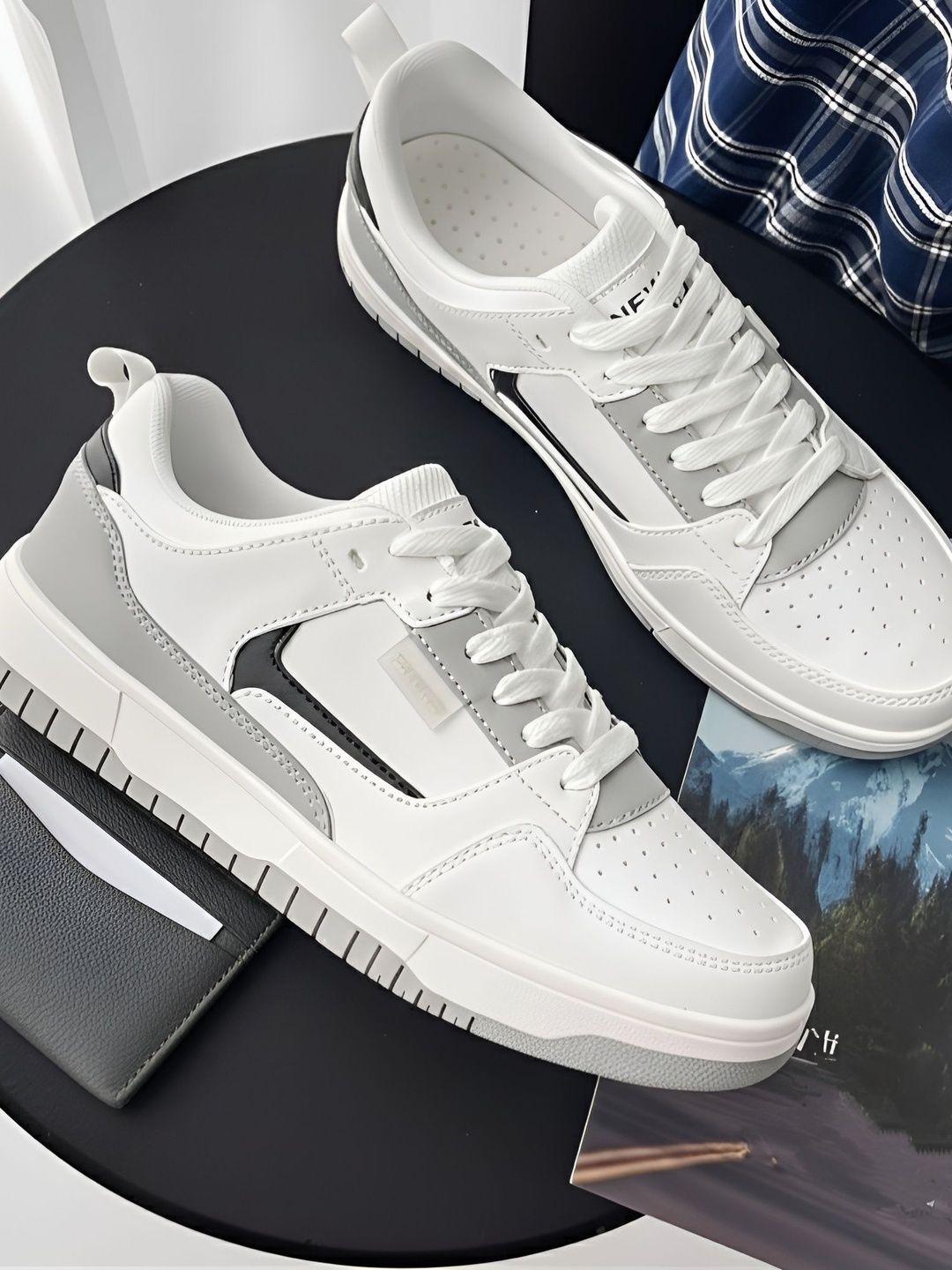 Pocy shoes Men Colourblocked Sneakers