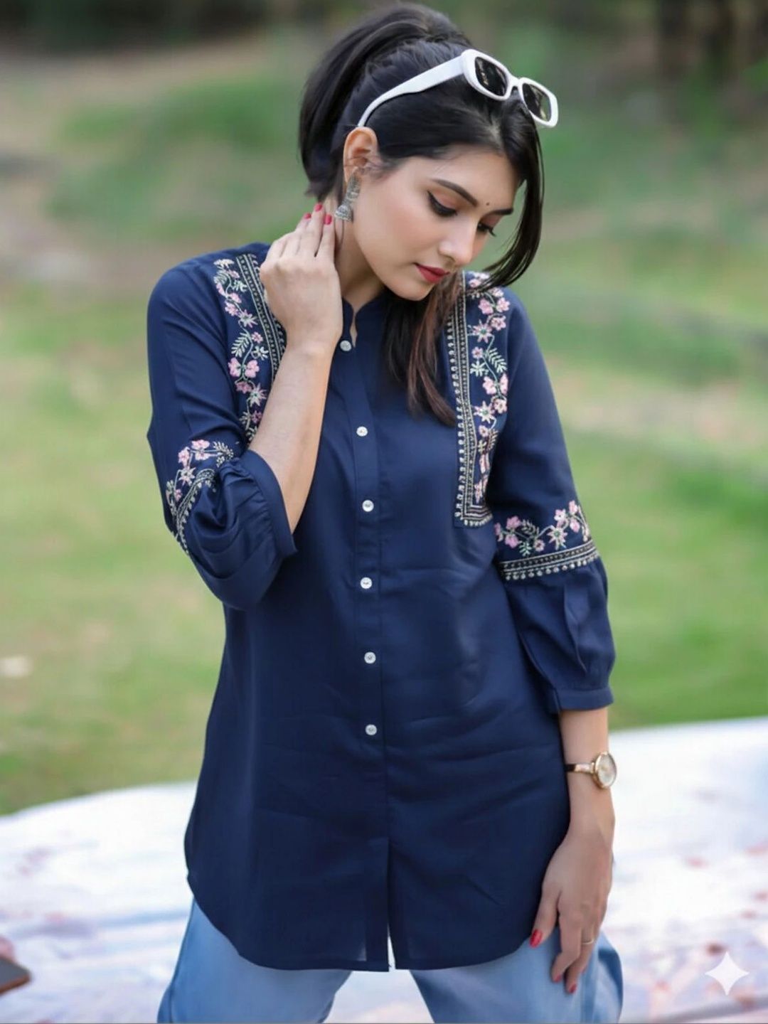 MANTRA DESIGNER Floral Embroidered Thread Work Thread Work Kurti