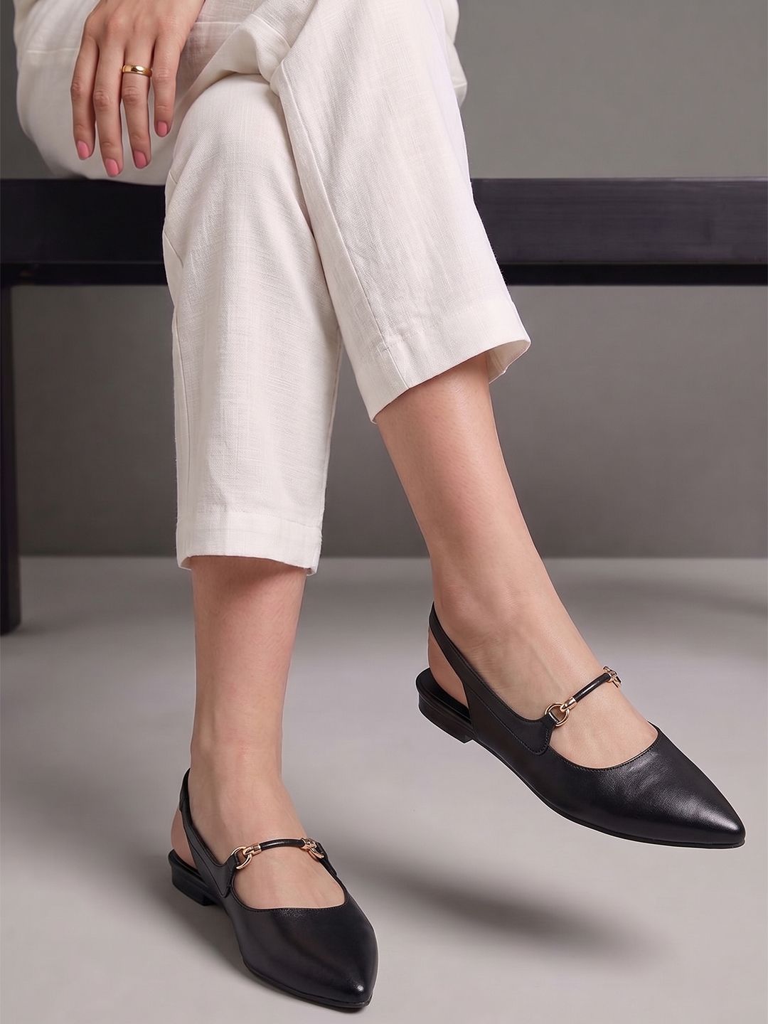 Kenneth Cole Women Pointed Toe Backstrap Flats