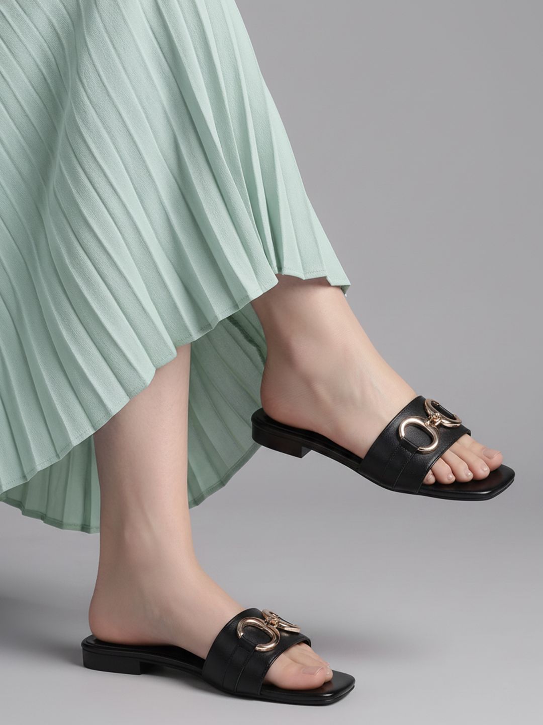 Kenneth Cole Women Leather Open Toe Flats
