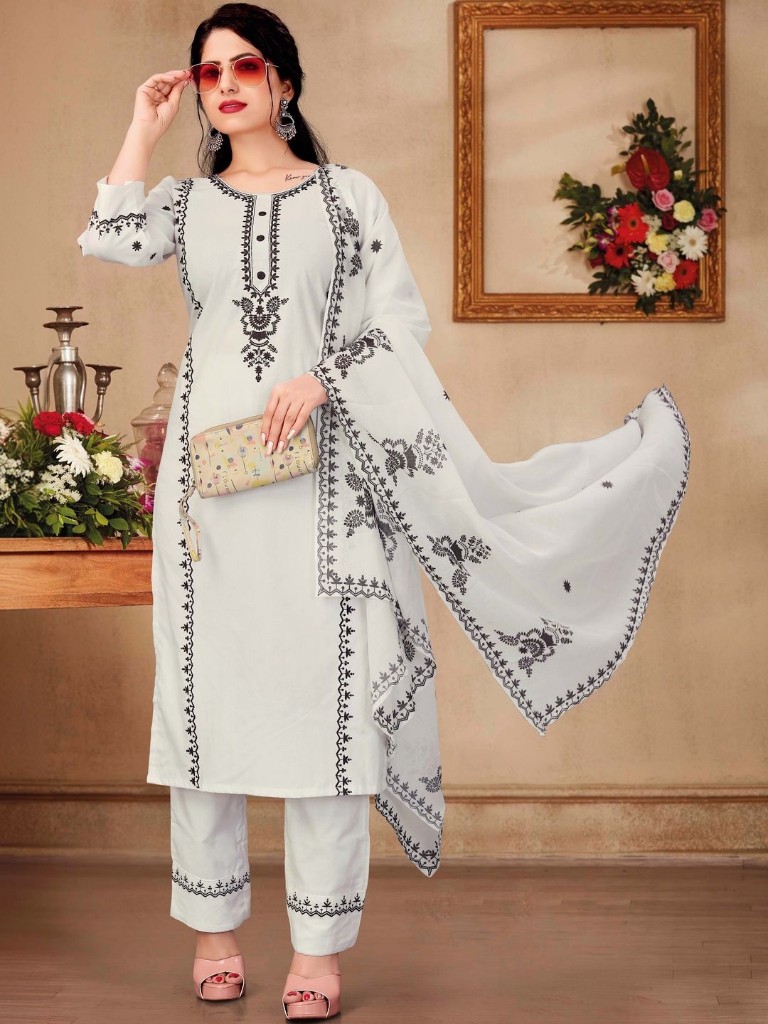 VIVISHA Women Floral Embroidered Kurti with Trousers & With Dupatta