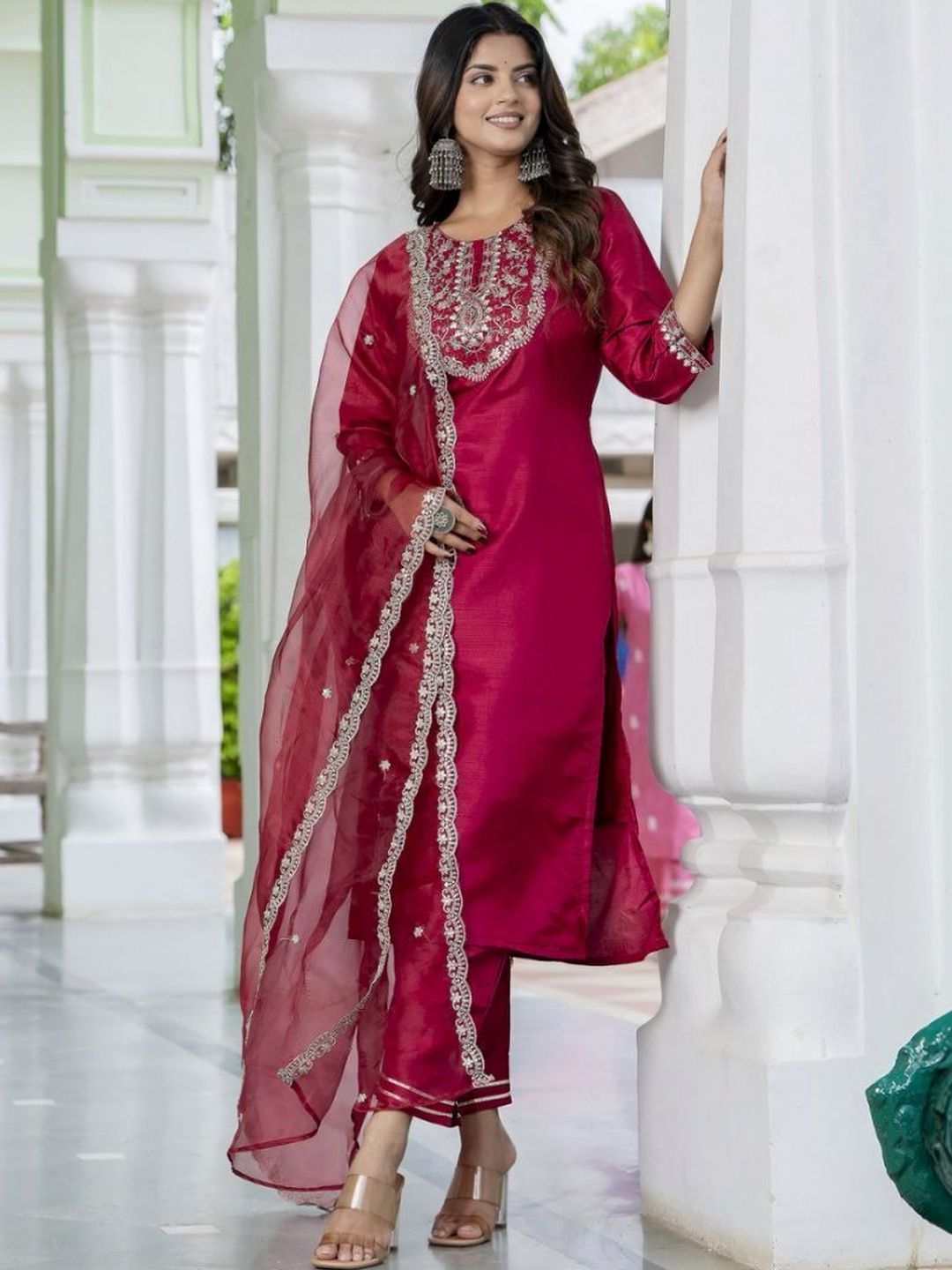 VIVISHA Women Floral Embroidered Kurti with Trousers & With Dupatta
