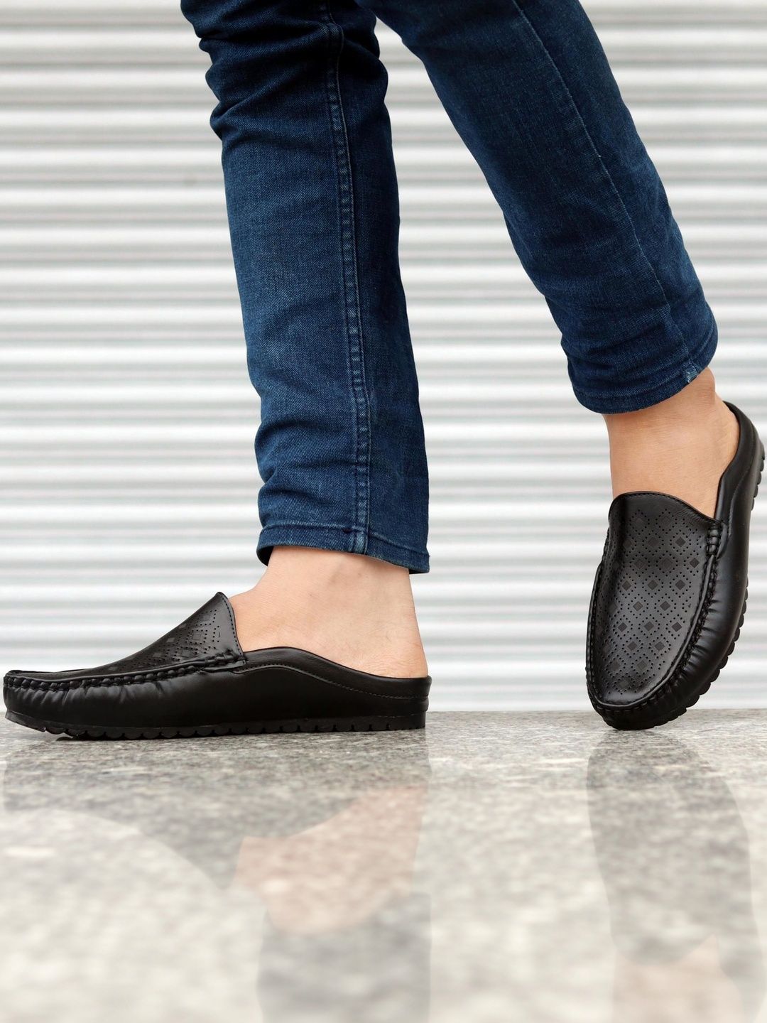 INVICTUS Men Mules