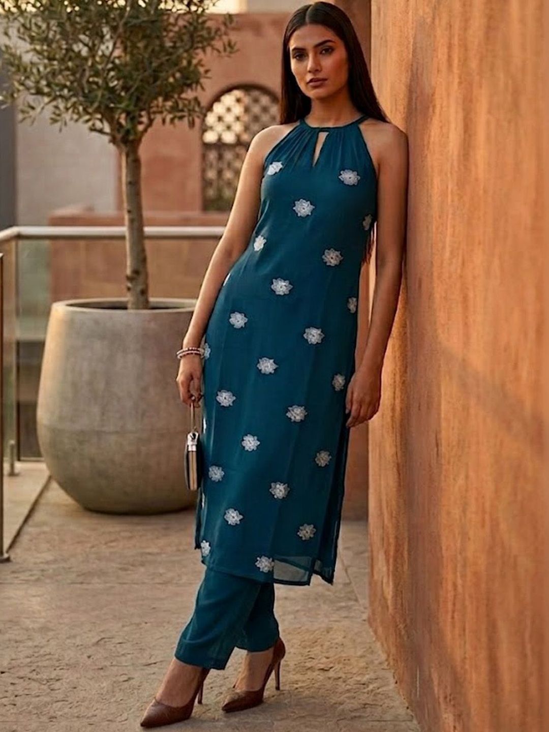 Varanga Women Embroidered Keyhole Neck Kurta with Trousers