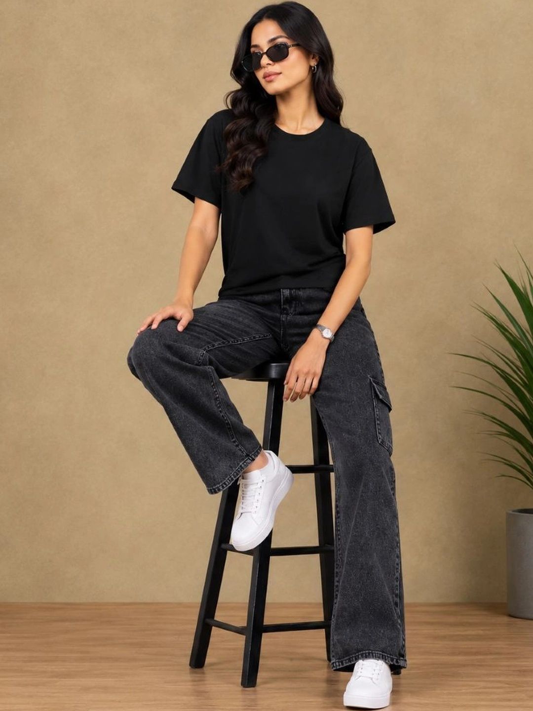 Women Relaxed Fit Mid-Rise Light Fade Jeans 7