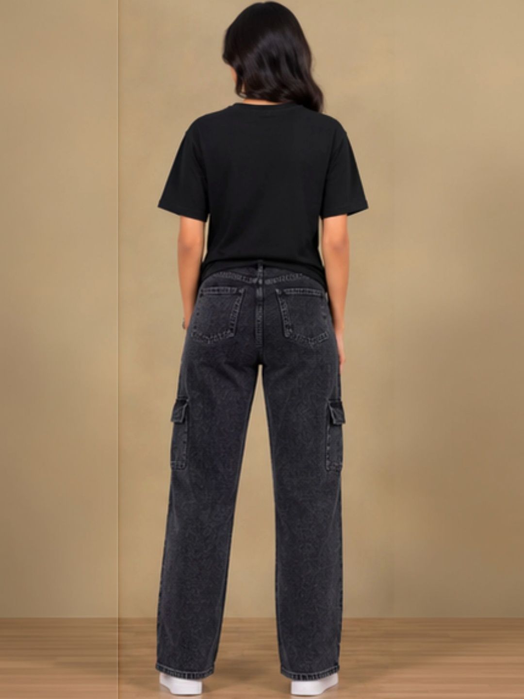 Women Relaxed Fit Mid-Rise Light Fade Jeans 2