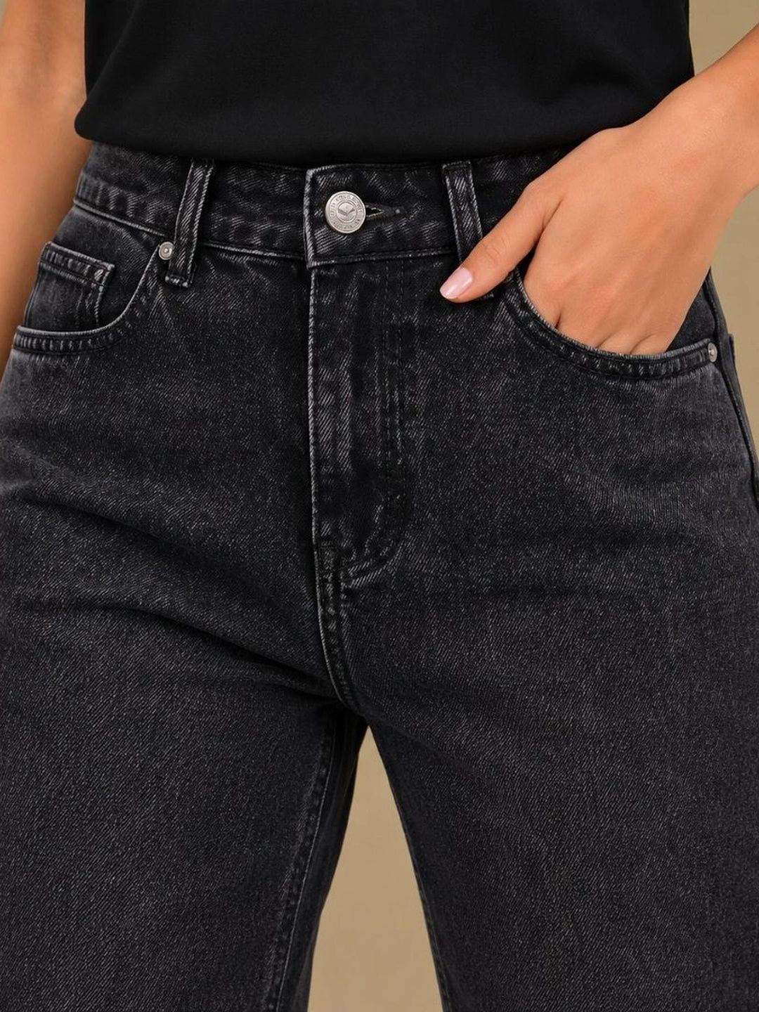 Women Relaxed Fit Mid-Rise Light Fade Jeans 4