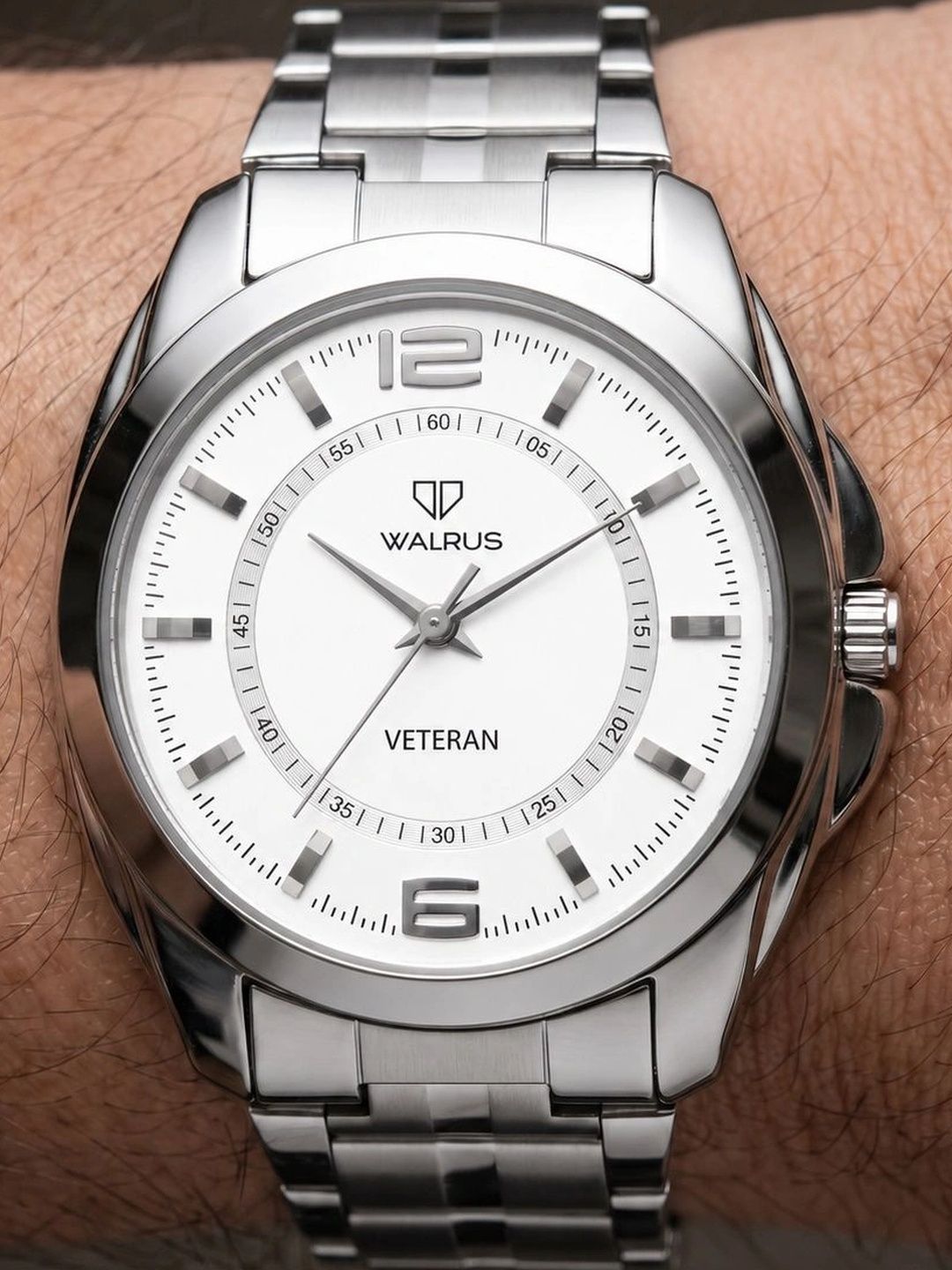 Walrus Men White dail Metallic Analogue Wrist Watch