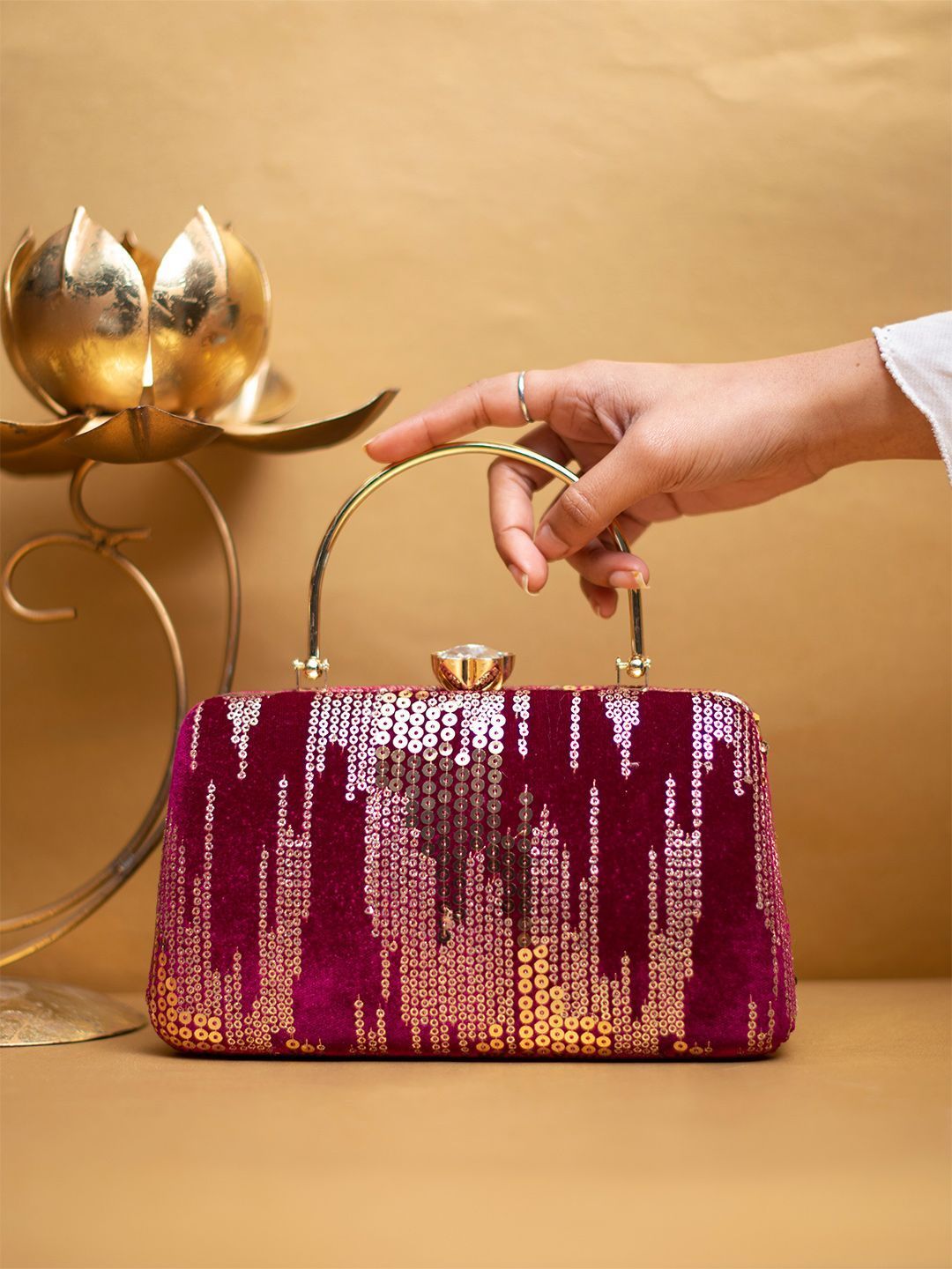 ARTKLIM Embroidered Box Clutch
