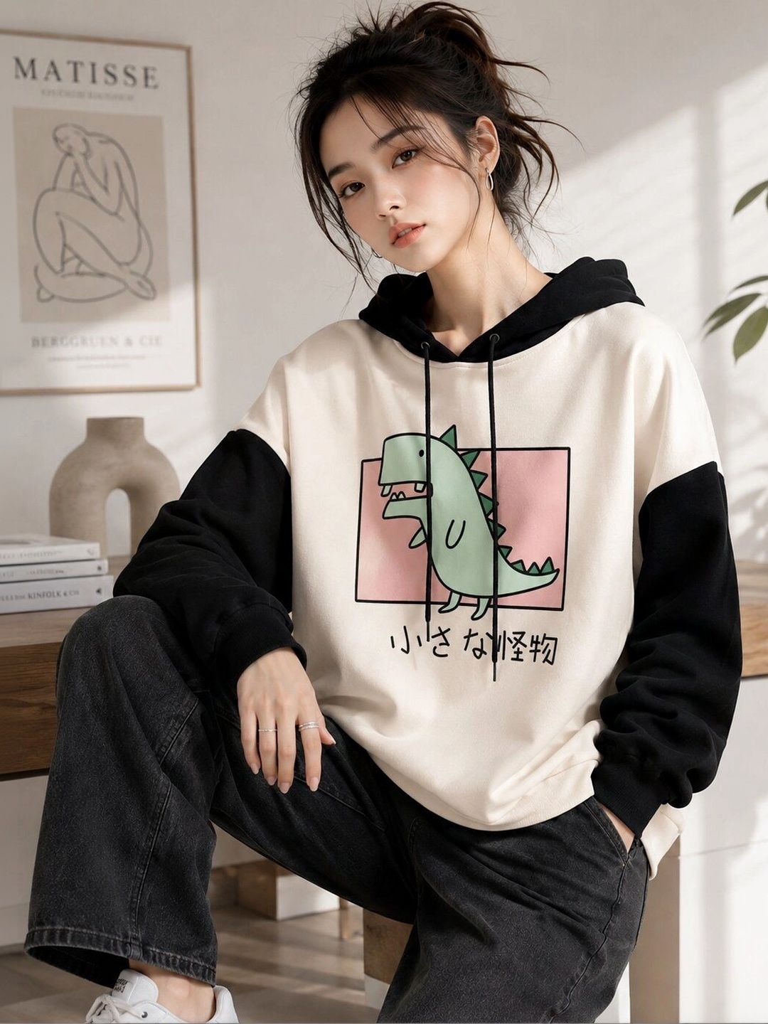 VEROCONIC Women Printed Hooded Sweatshirt