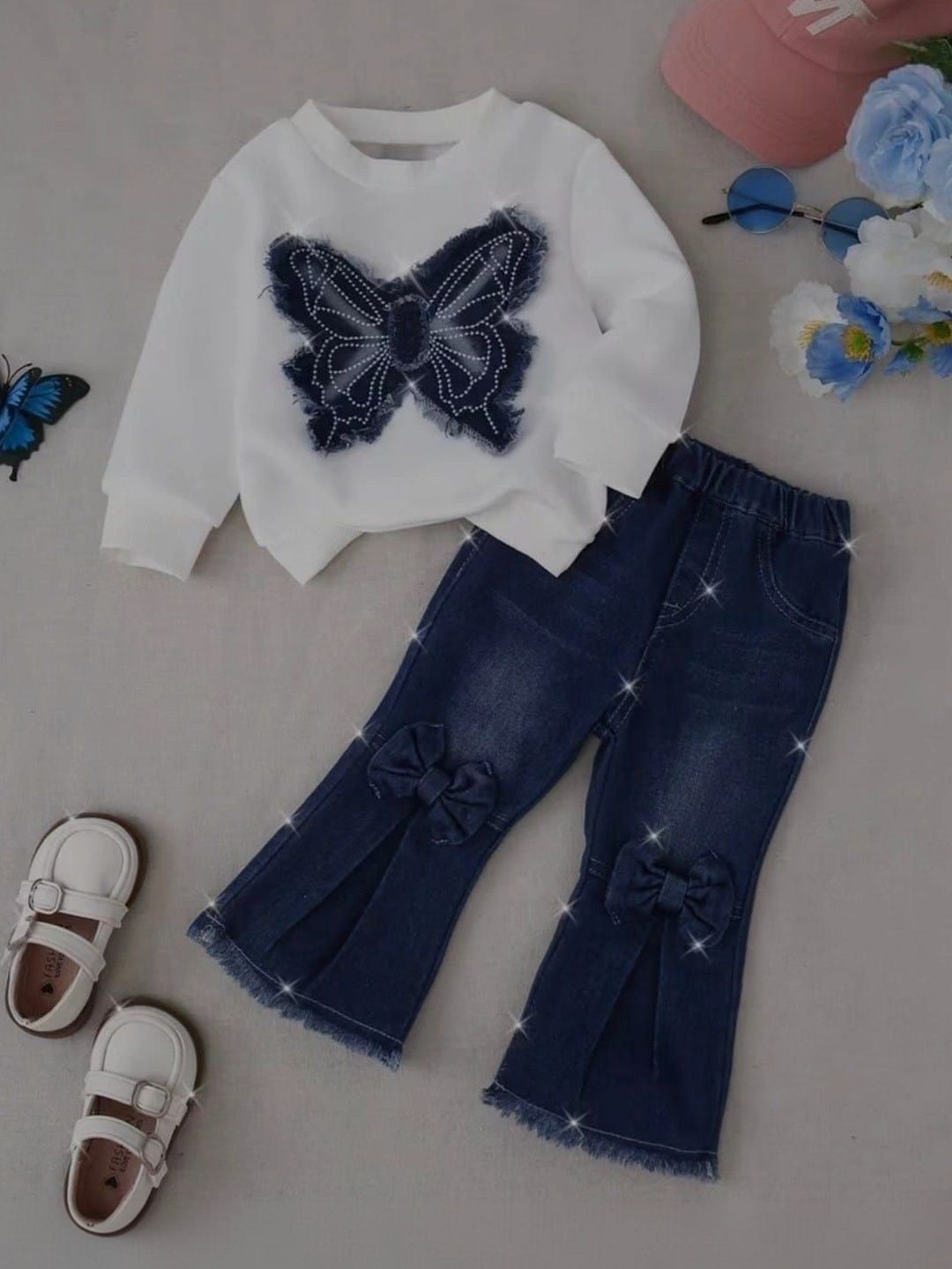 I NAINA DRESSES Girls Embellished T-shirt with Trousers