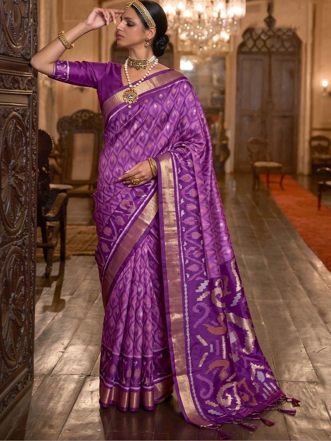 Sutriti Woven Design Zari Silk Blend Pochampally Saree