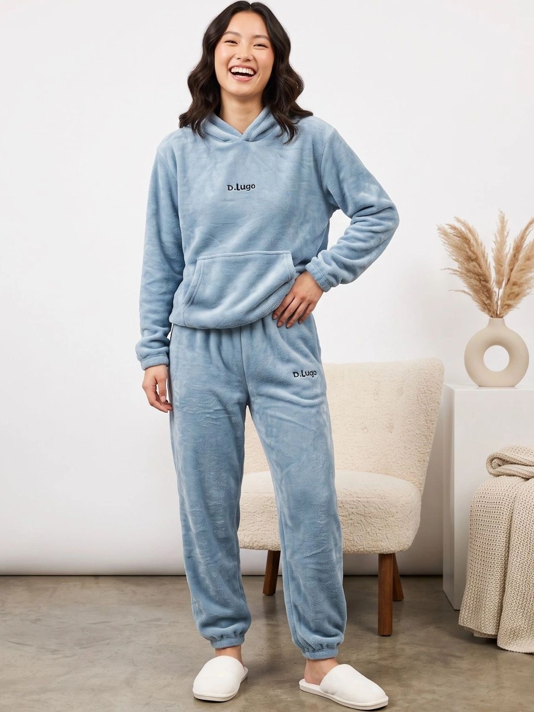 Stem Rope Women's Soft Plush Blue Hooded Top & Pyjama Night Suit Set