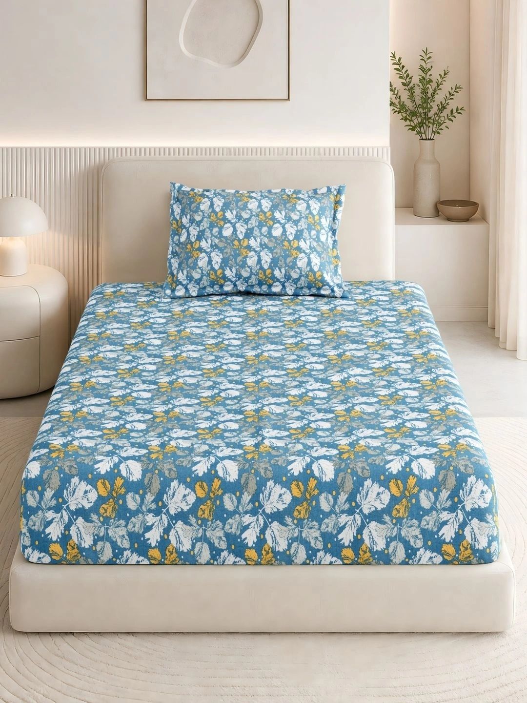 haus & kinder Blue & White Floral 186 TC Single Bedsheet with 1 Pillow Covers