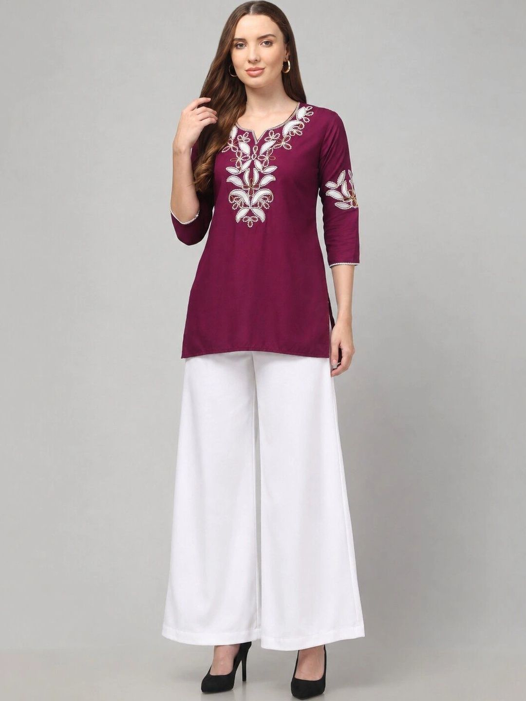 Craftloom Ethnic Motifs Embroidered V-Neck Thread Work Thread Work Kurti