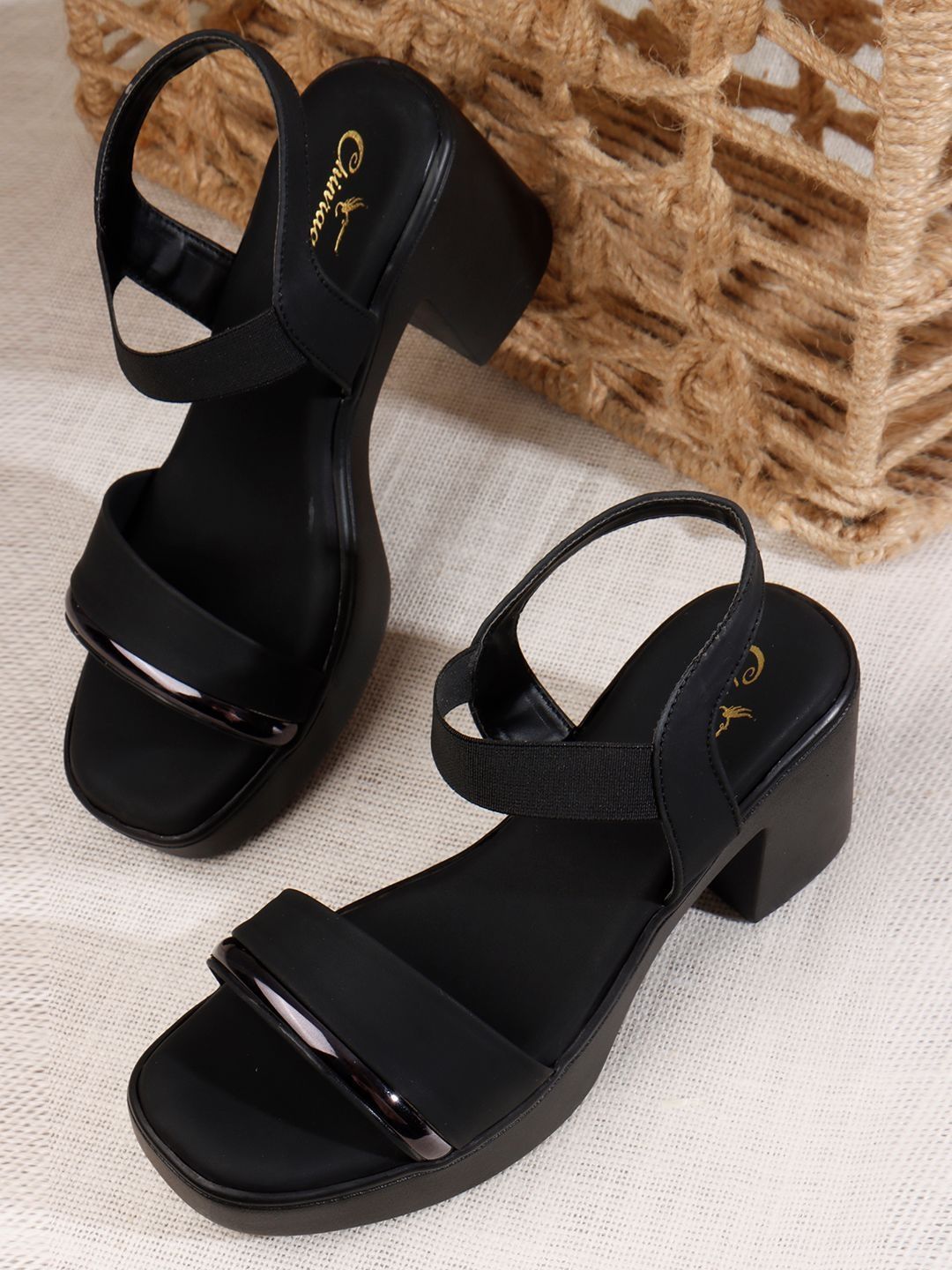 CHINRAAG Block Sandals